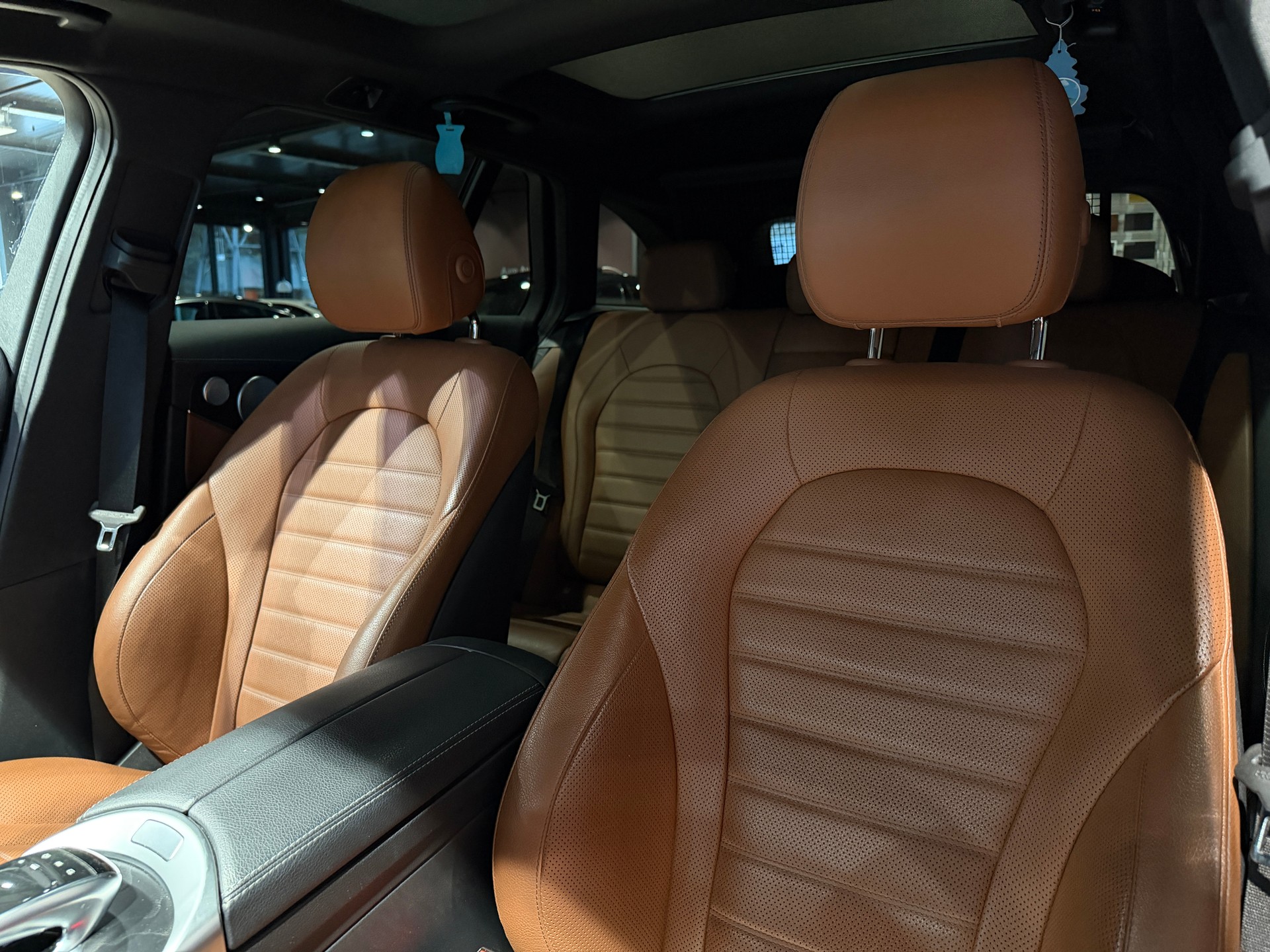 MERCEDES-BENZ C 300 d AMG Line 4Matic 9G-Tronic-image-12