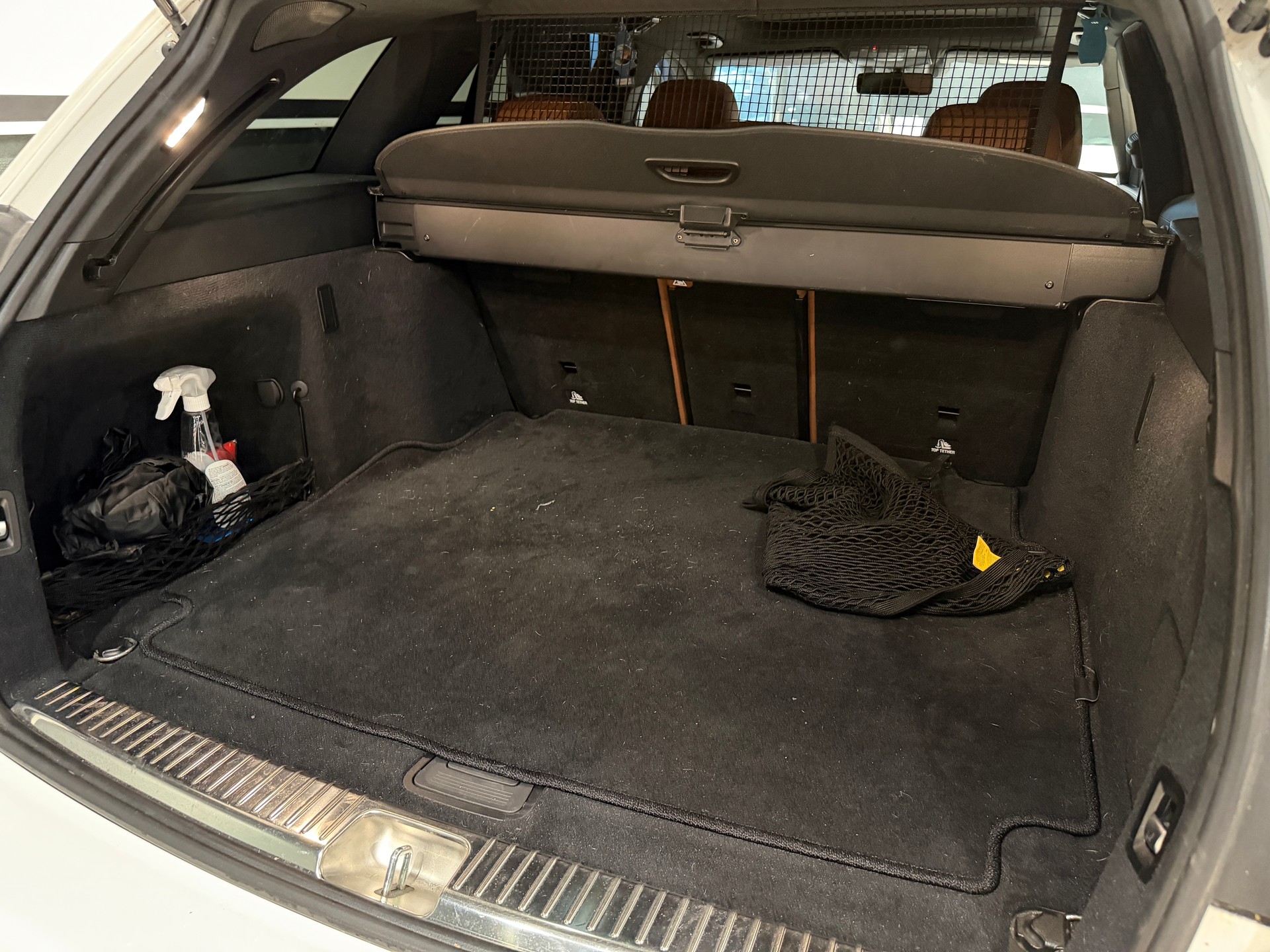 MERCEDES-BENZ C 300 d AMG Line 4Matic 9G-Tronic-image-17
