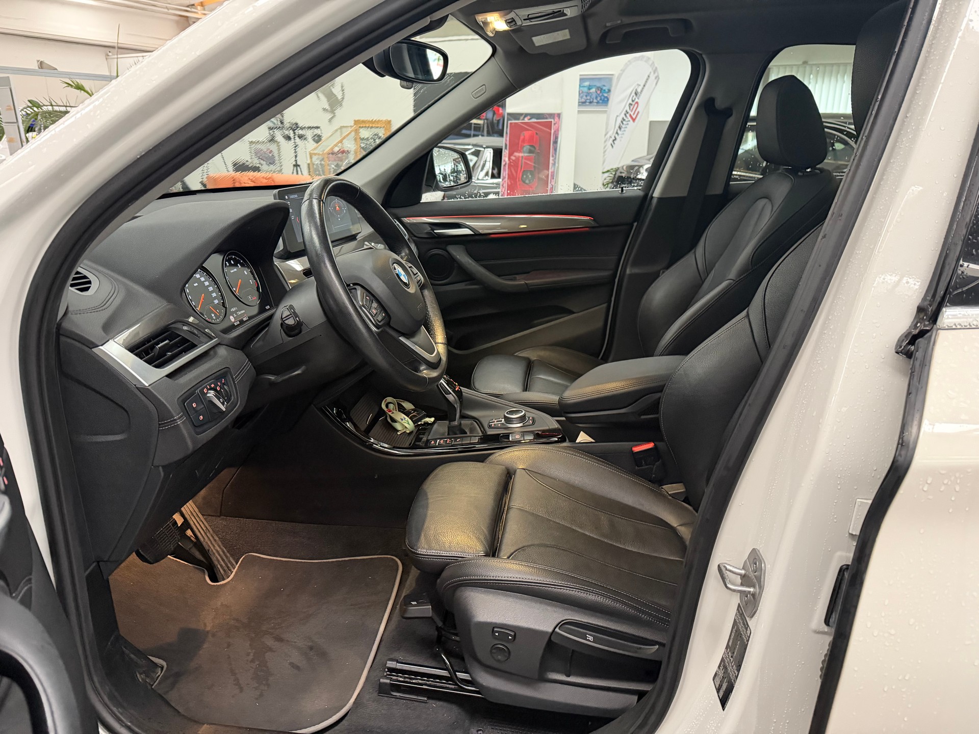 BMW X1 xDrive 20i Steptronic-image-3