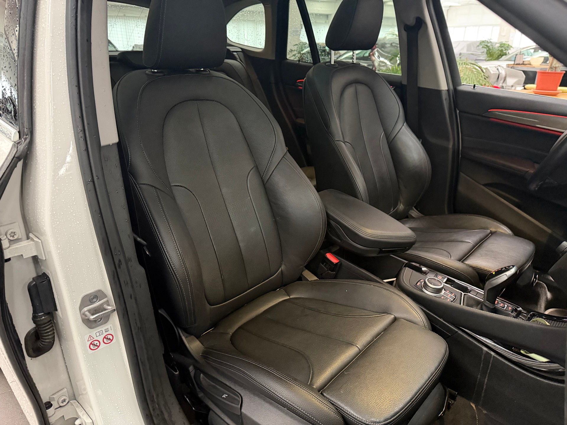 BMW X1 xDrive 20i Steptronic-image-7
