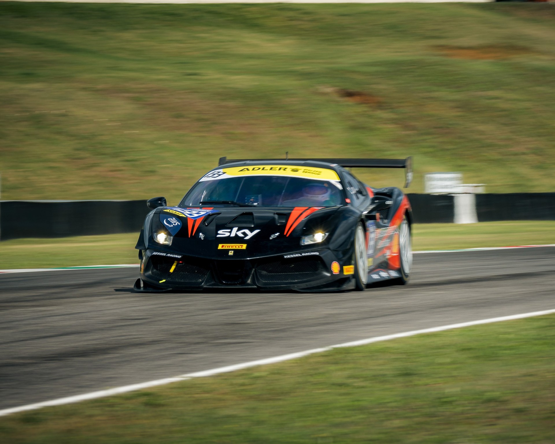 FERRARI 488 Challenge EVO-image-0