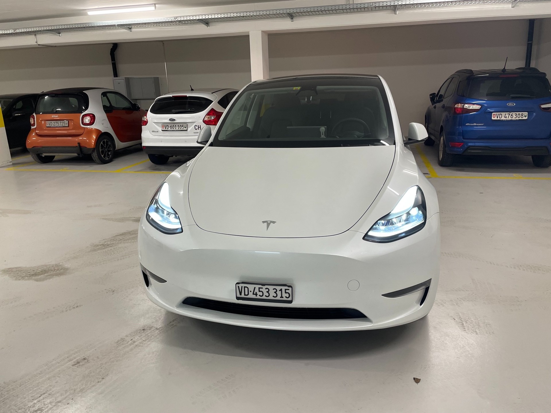 TESLA Model Y Long Range-image-2