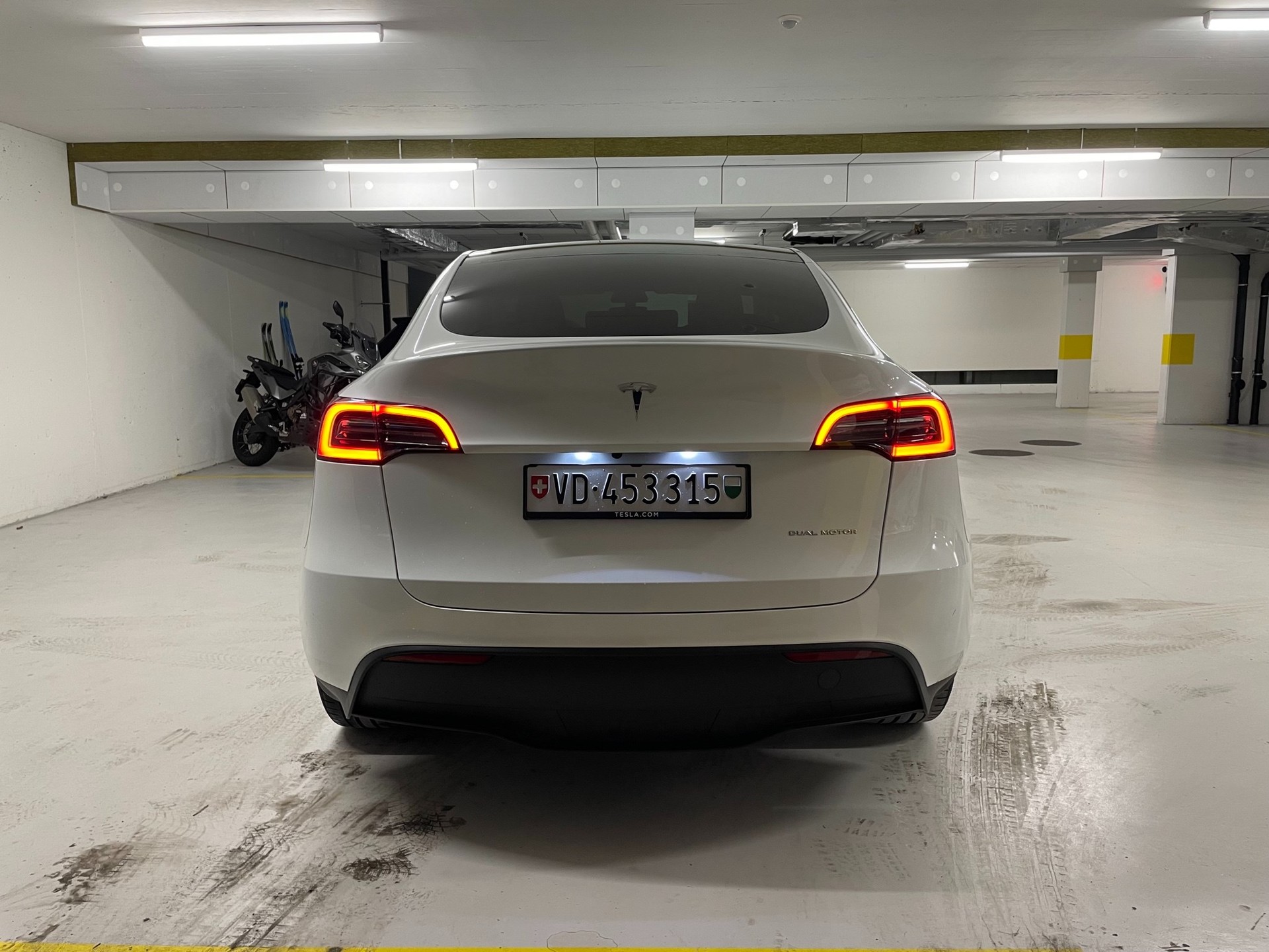 TESLA Model Y Long Range-image-3