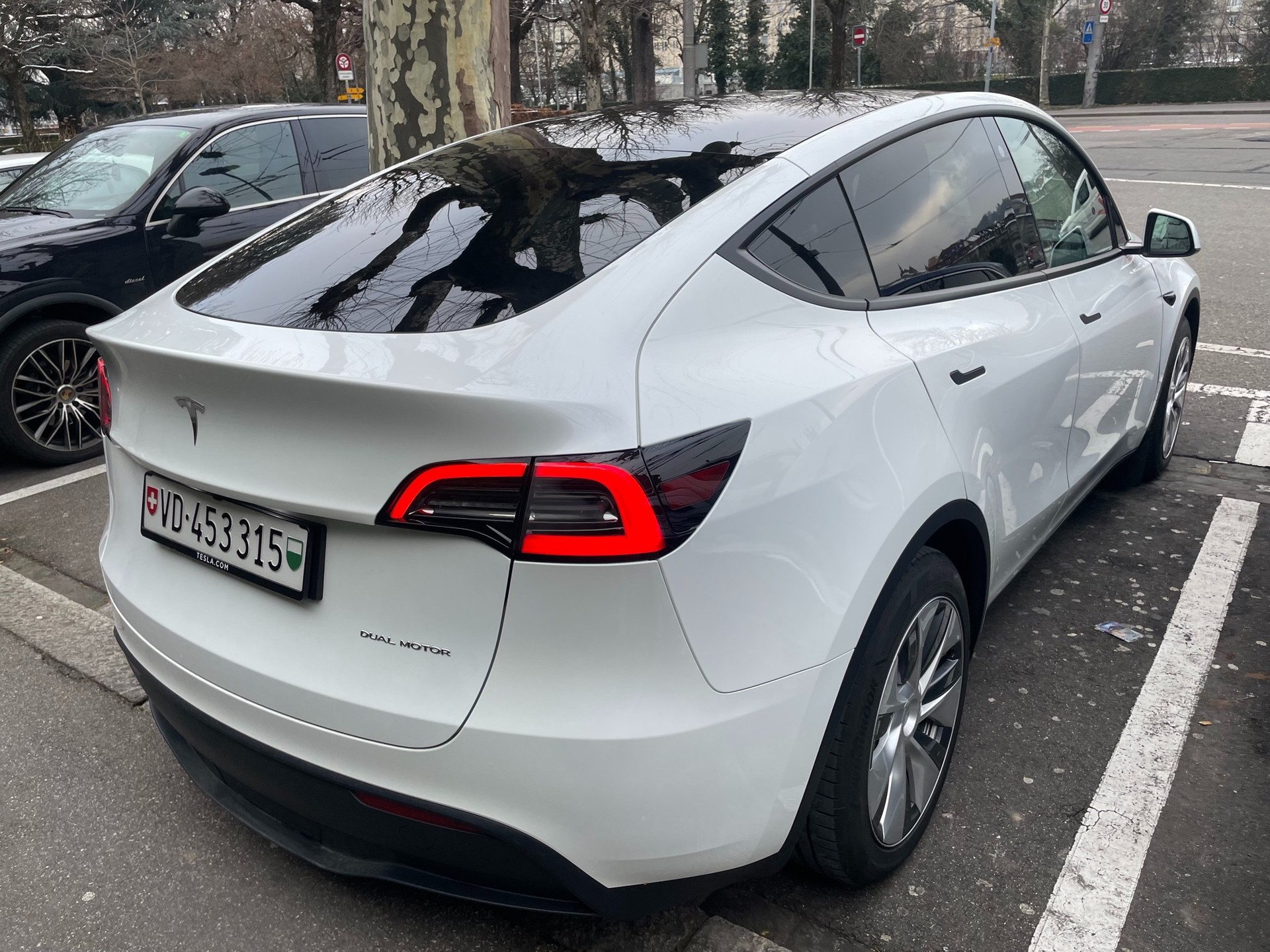 TESLA Model Y Long Range-image-8