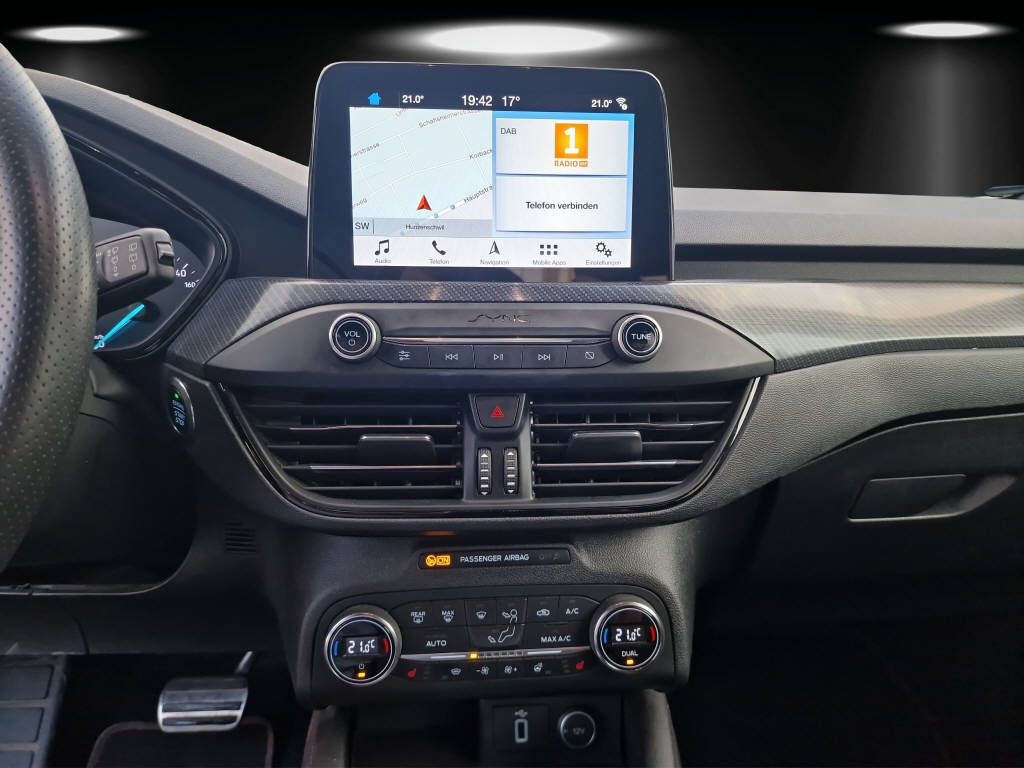 FORD Focus SW 2.0 EcoBlue 150 ST-Line-image-10