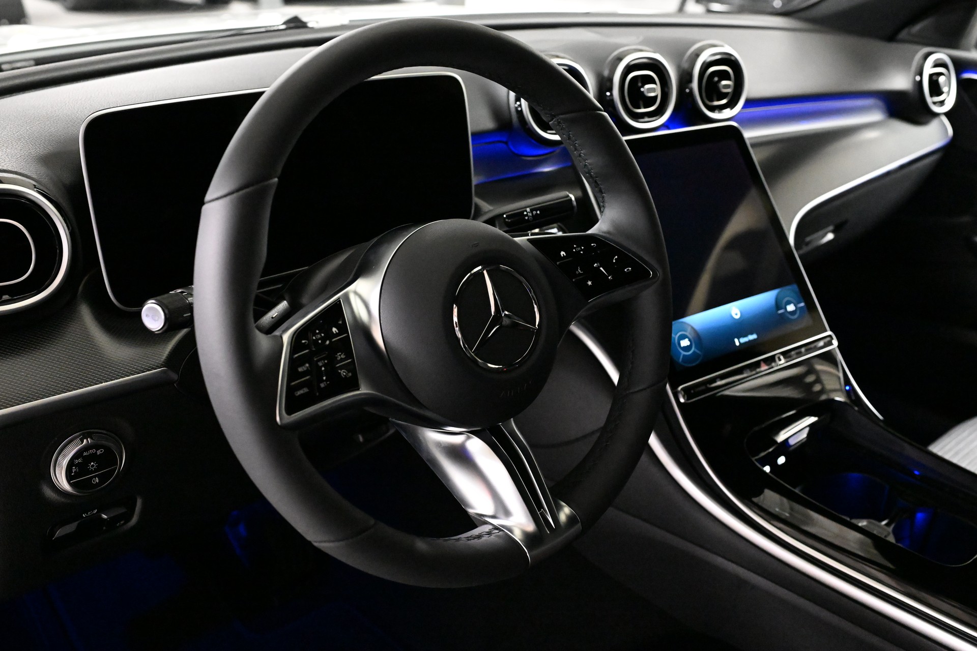 MERCEDES-BENZ C 200 T 4 Matic-image-11