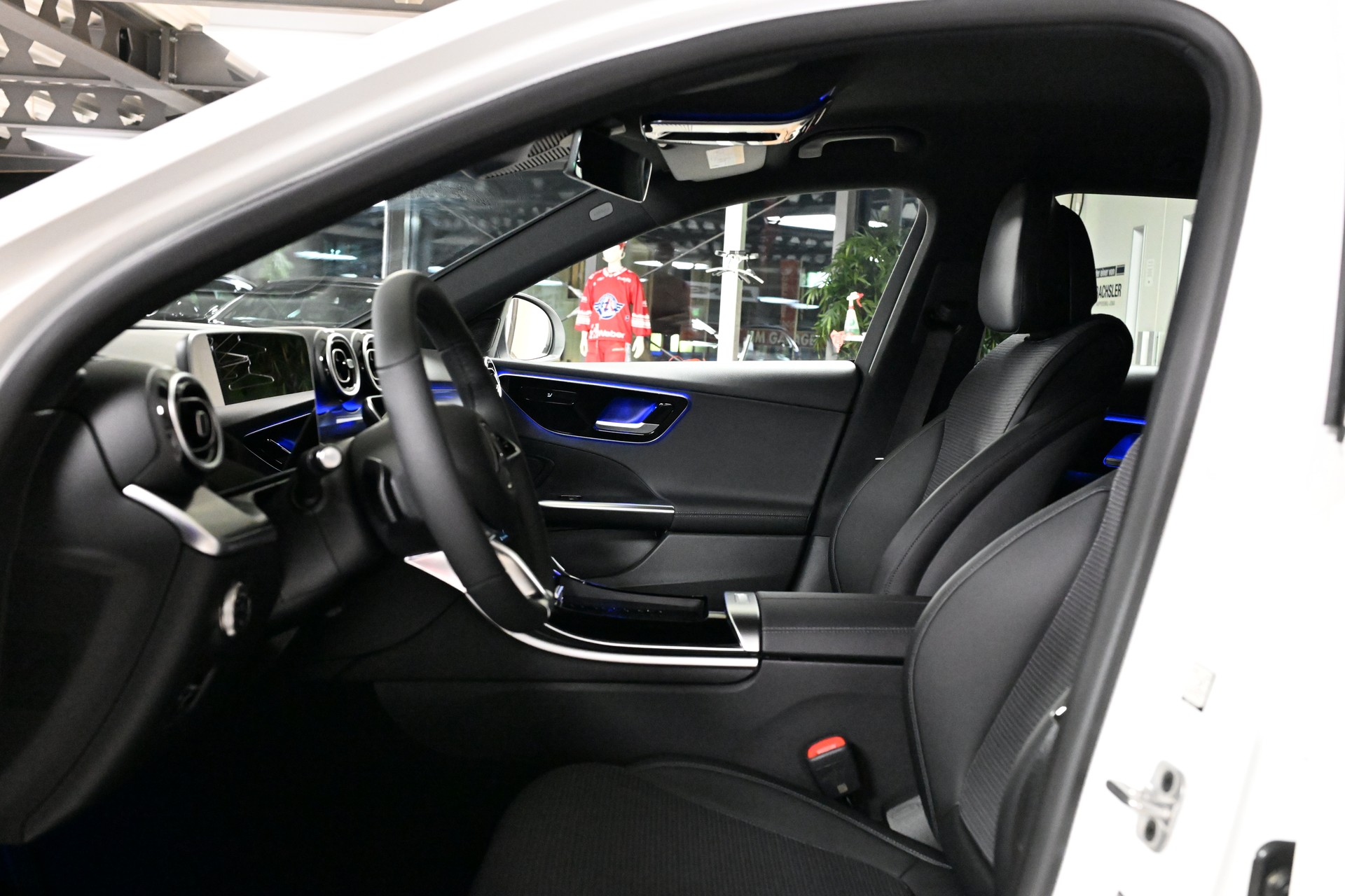 MERCEDES-BENZ C 200 T 4 Matic-image-9