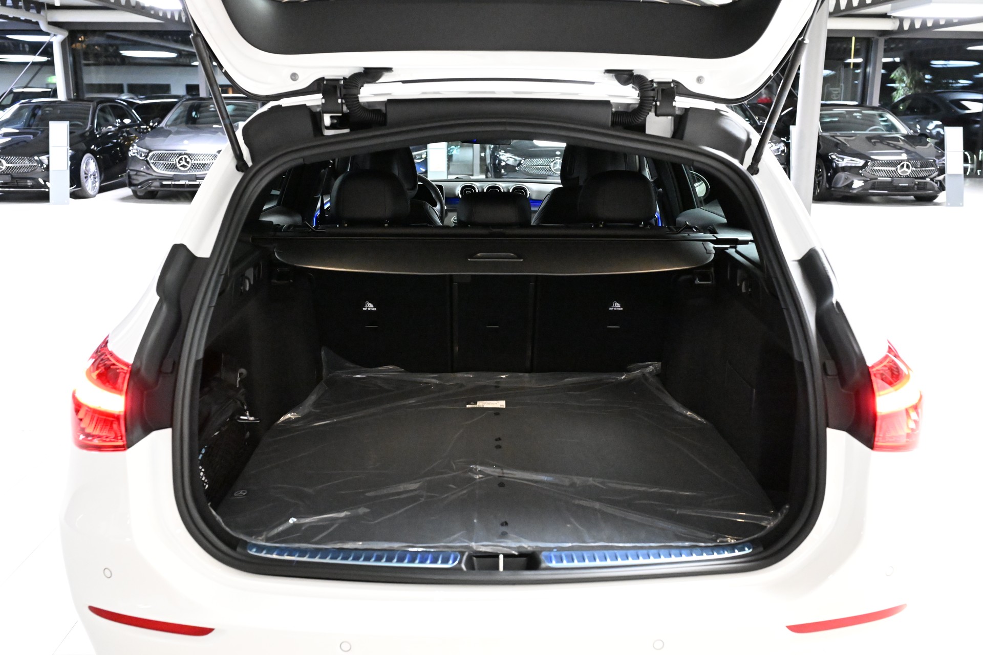 MERCEDES-BENZ C 200 T 4 Matic-image-6