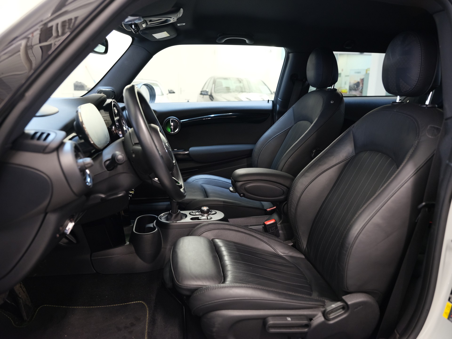 MINI Mini Cooper SE-image-8
