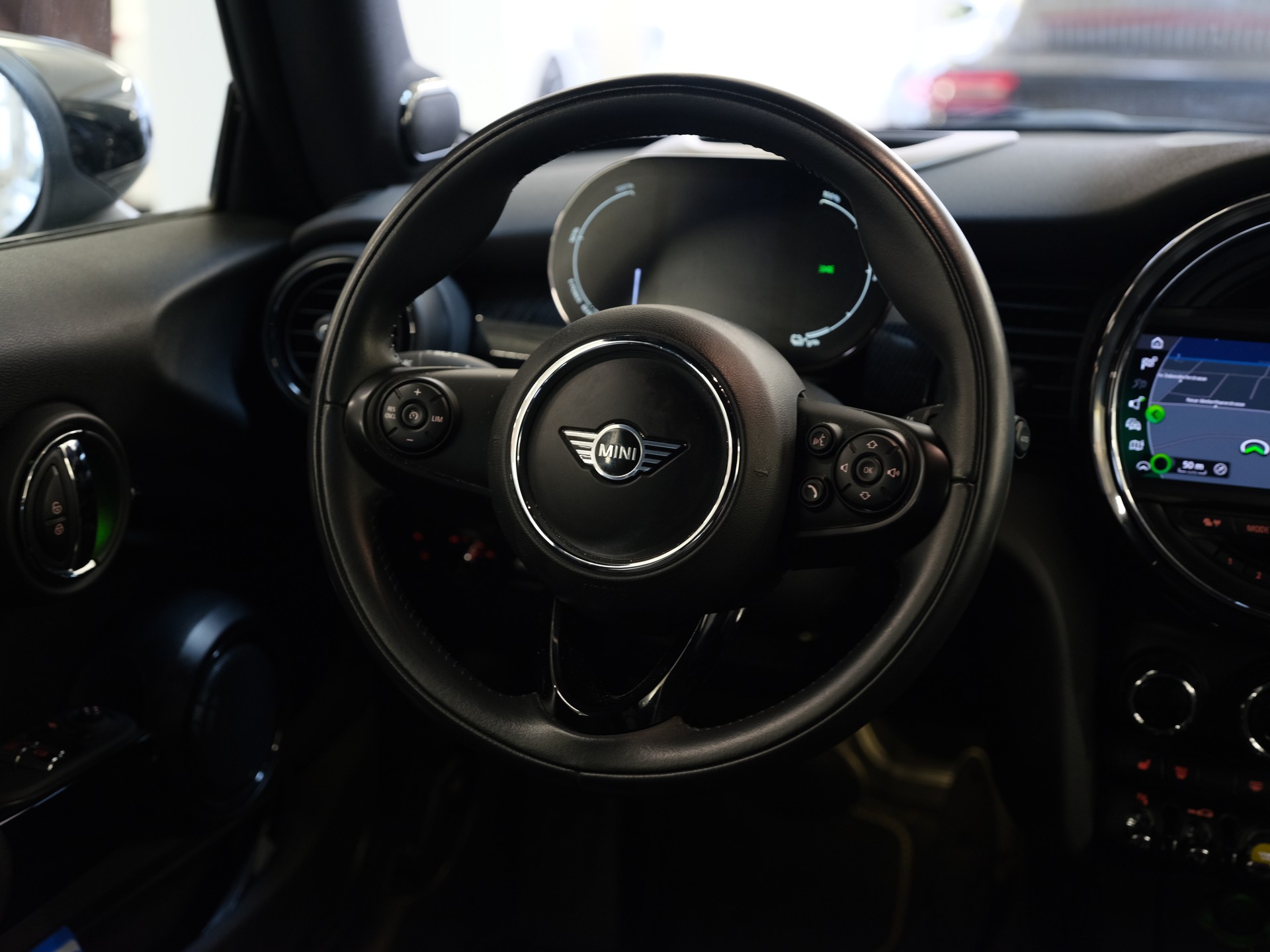 MINI Mini Cooper SE-image-14