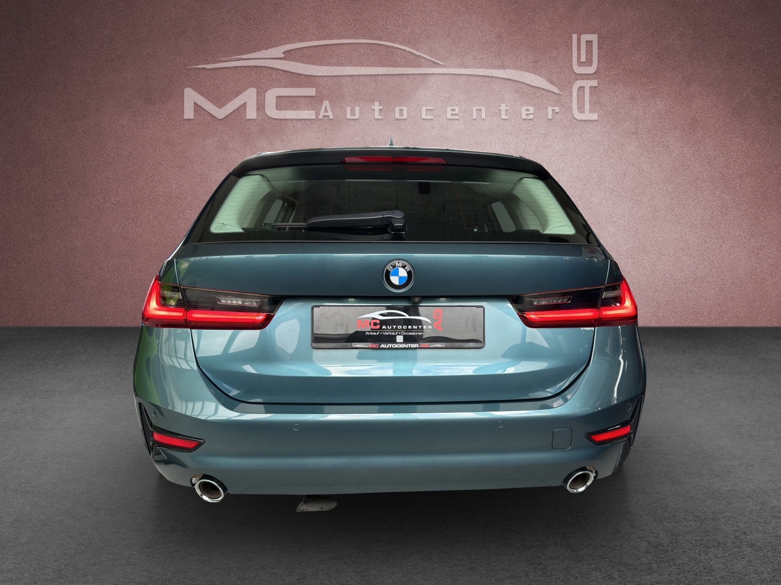 BMW 320d xDrive Touring Sport Line Steptronic-image-4
