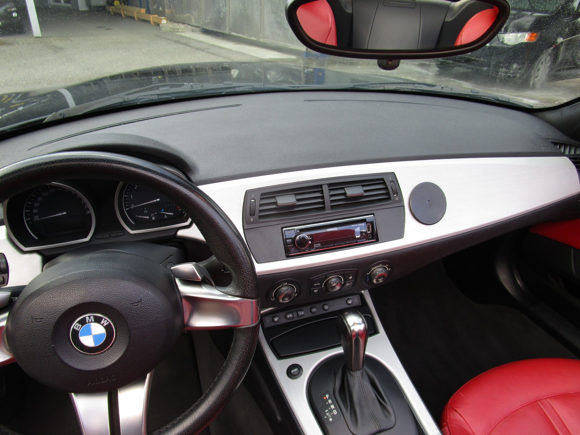 BMW Z4 3.0si Roadster-image-8