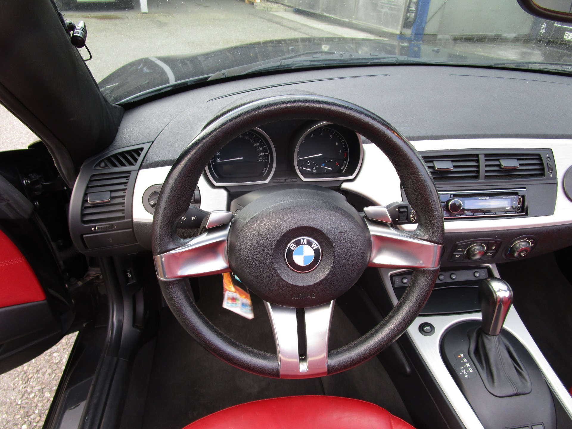 BMW Z4 3.0si Roadster-image-7