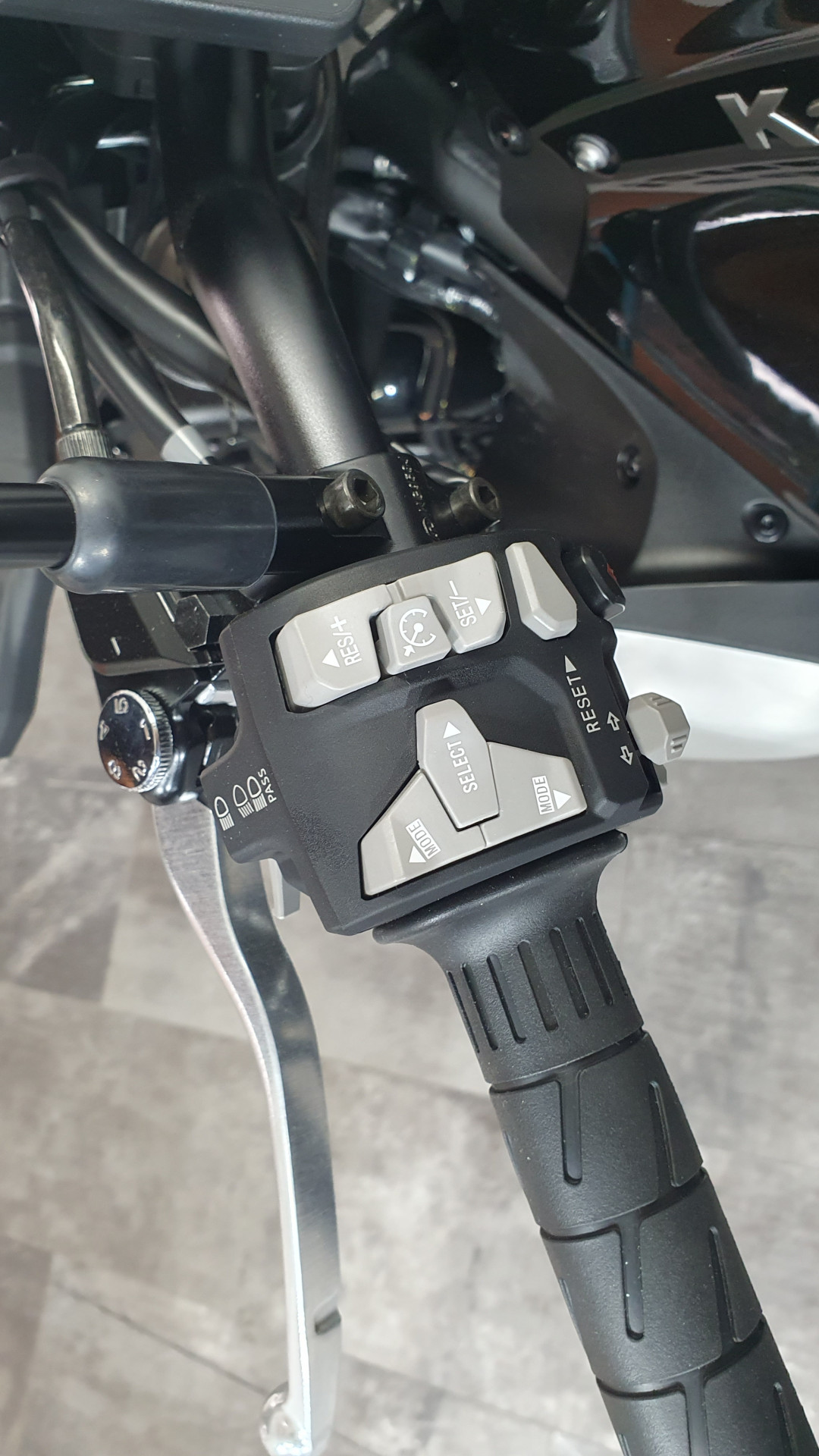 KAWASAKI Z 900-image-5