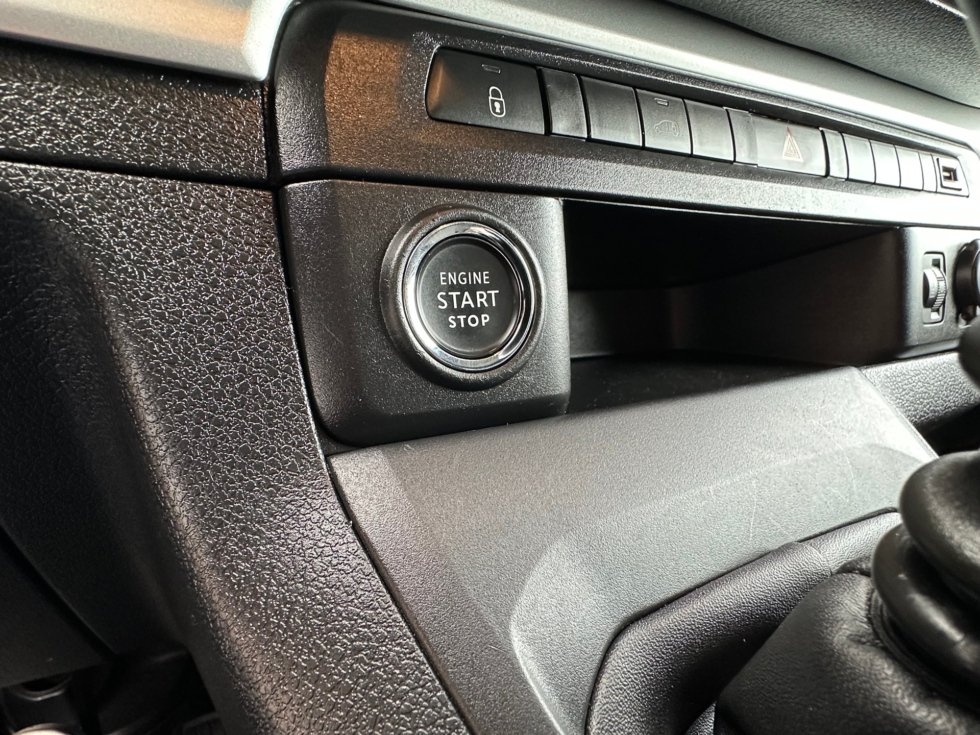 PEUGEOT Expert 2.0 BlueHDi 145 S&S Standard-image-10