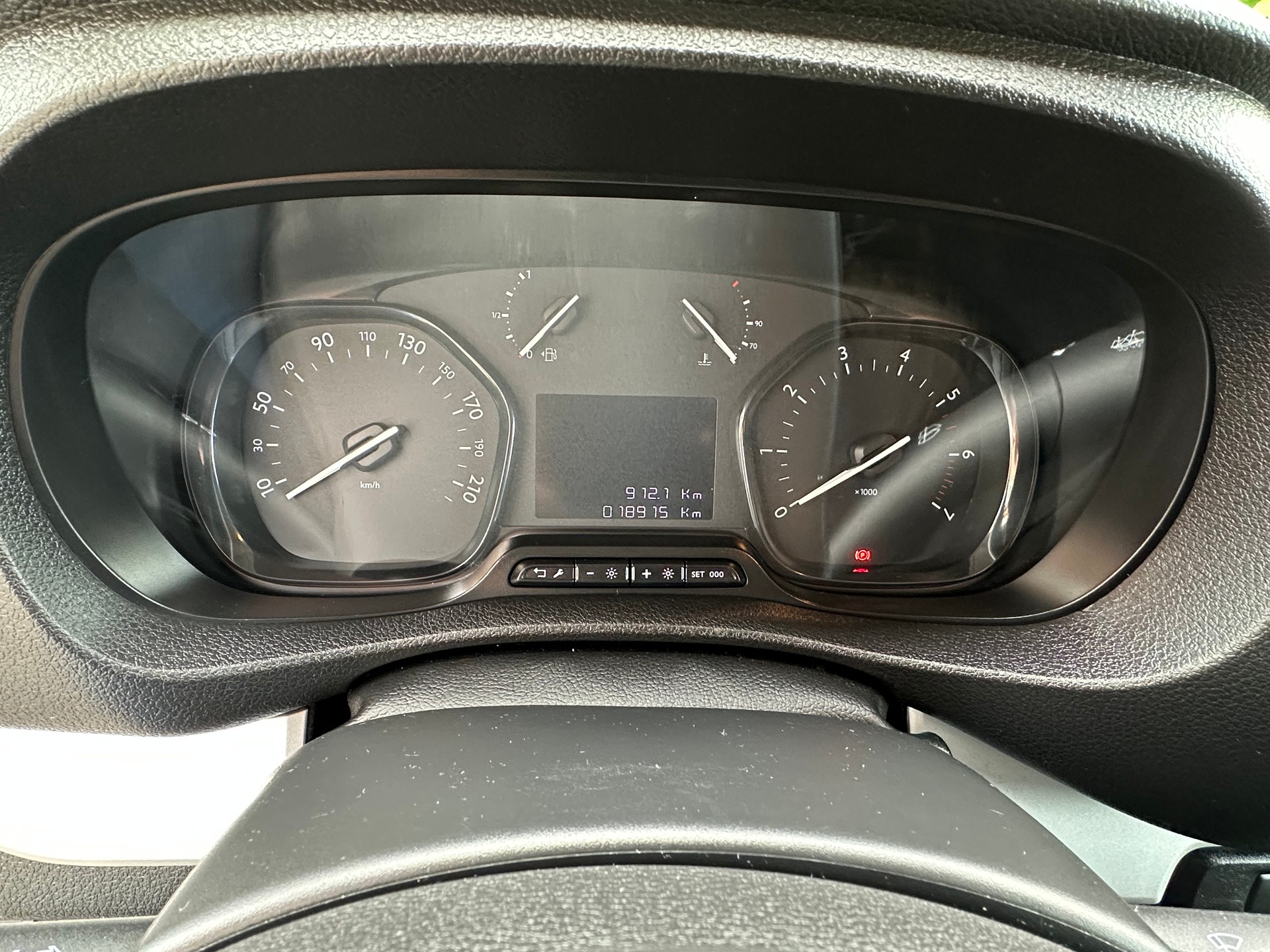 PEUGEOT Expert 2.0 BlueHDi 145 S&S Standard-image-7