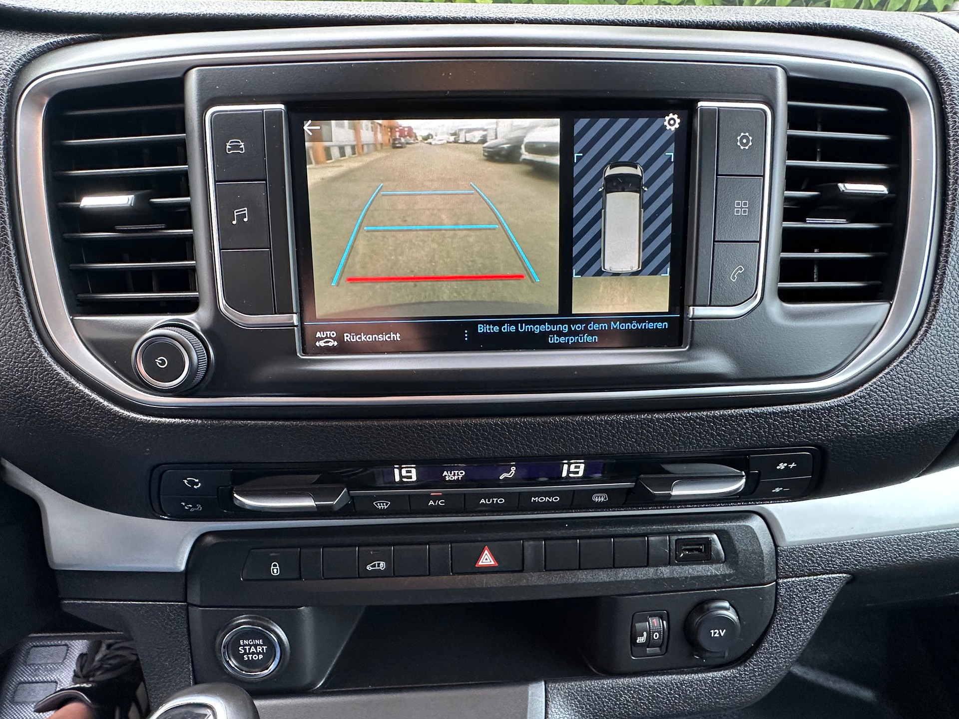 PEUGEOT Expert 2.0 BlueHDi 145 S&S Standard-image-9
