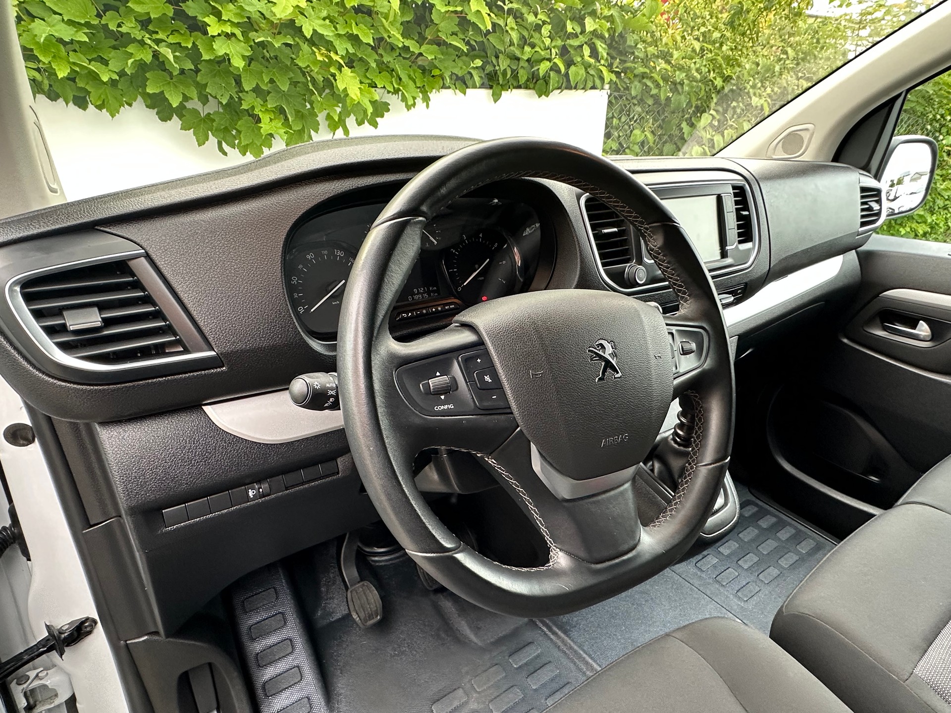 PEUGEOT Expert 2.0 BlueHDi 145 S&S Standard-image-6