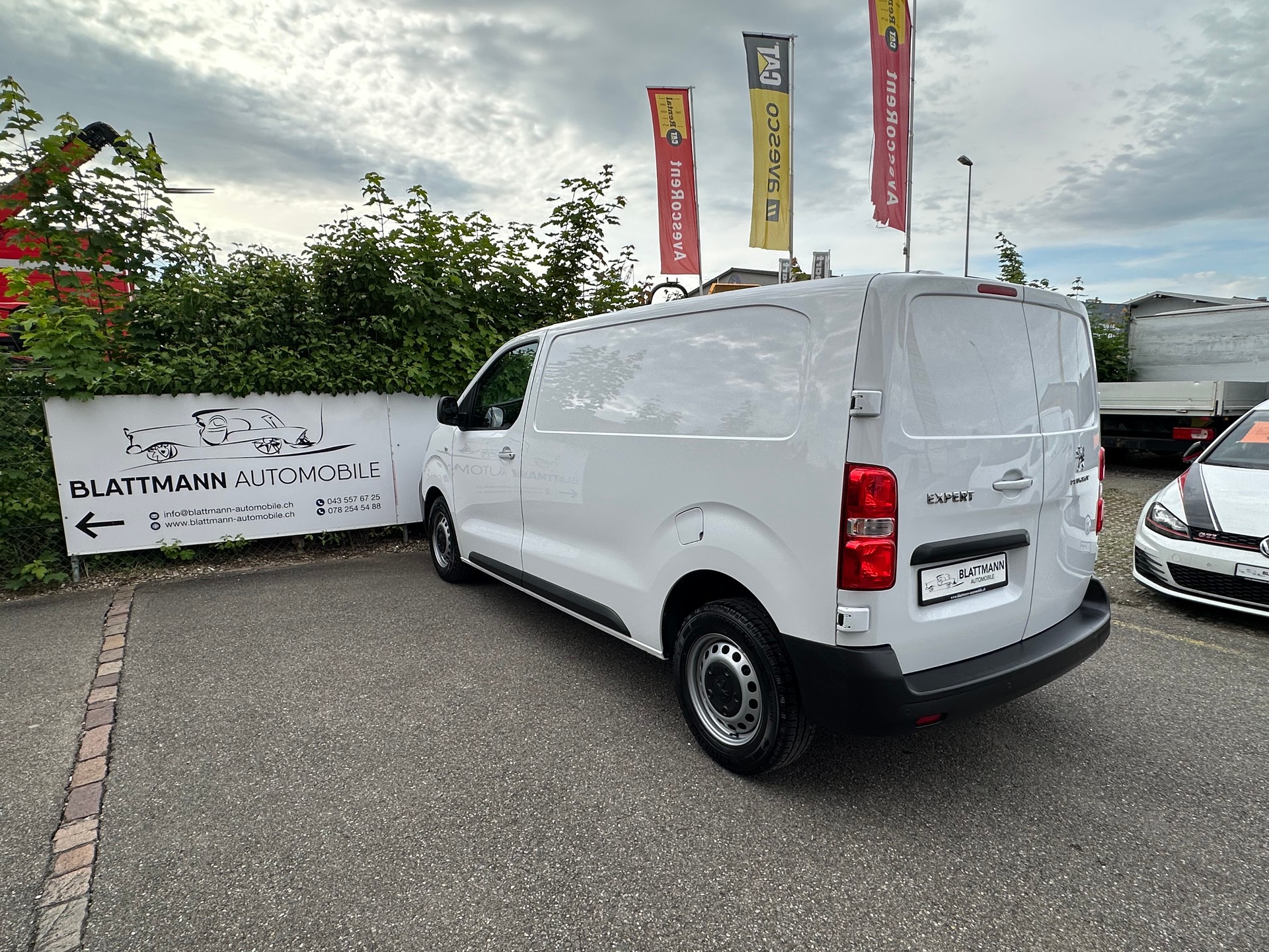 PEUGEOT Expert 2.0 BlueHDi 145 S&S Standard-image-12