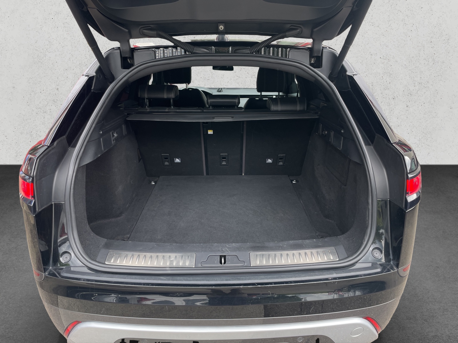 LAND ROVER Range Rover Velar 2.0 T R-Dynamic S-image-12