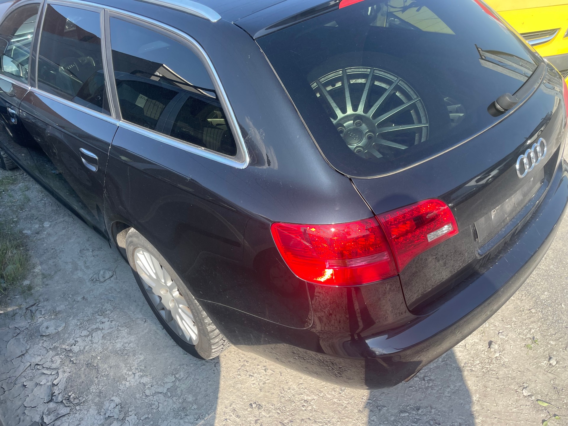 AUDI A6 Avant 4.2 V8 FSI quattro tiptronic-image-2