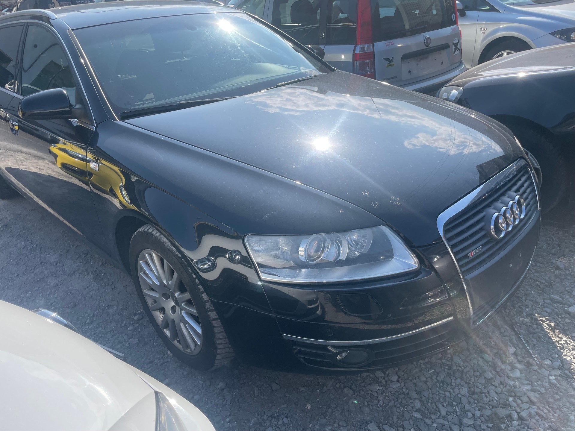 AUDI A6 Avant 4.2 V8 FSI quattro tiptronic-image-0