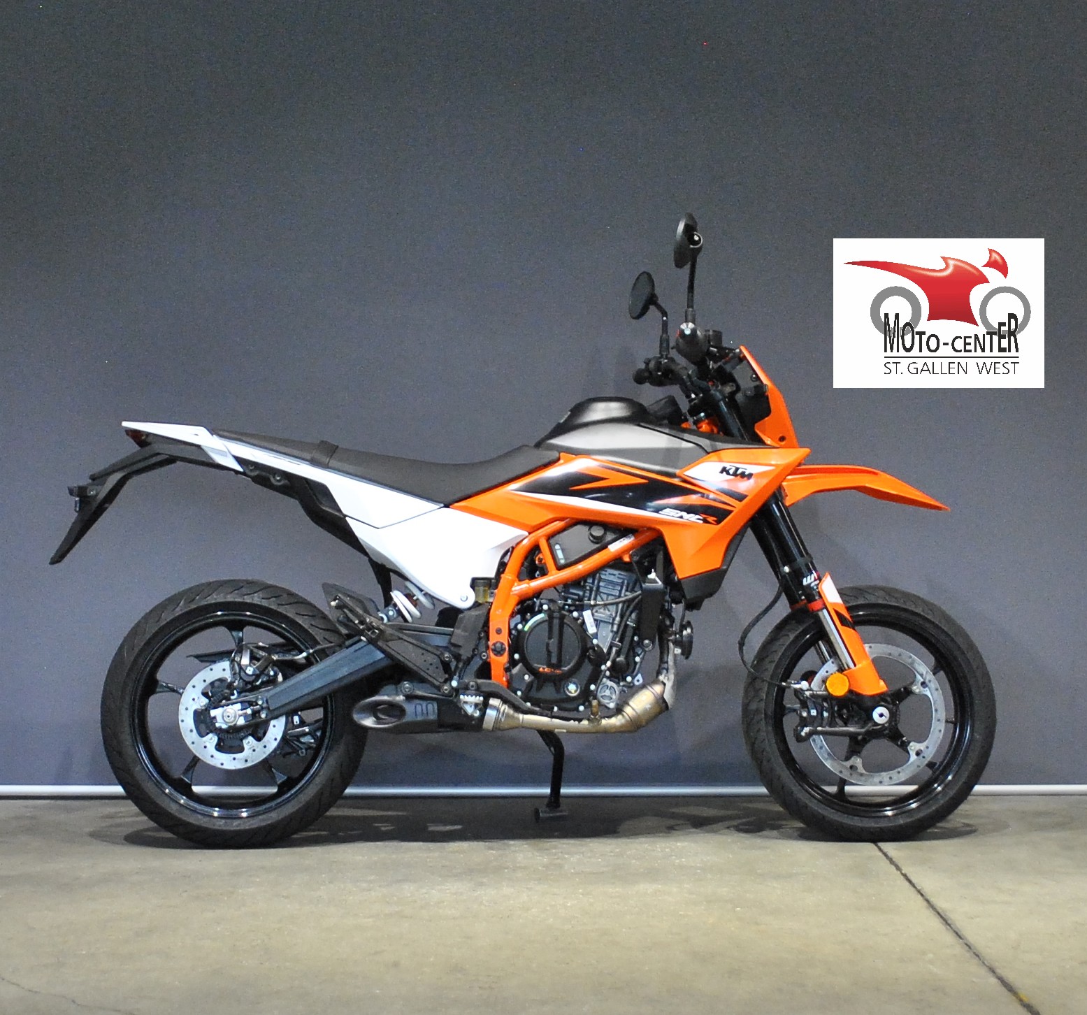 KTM 125 SMC R-showroom-element-1