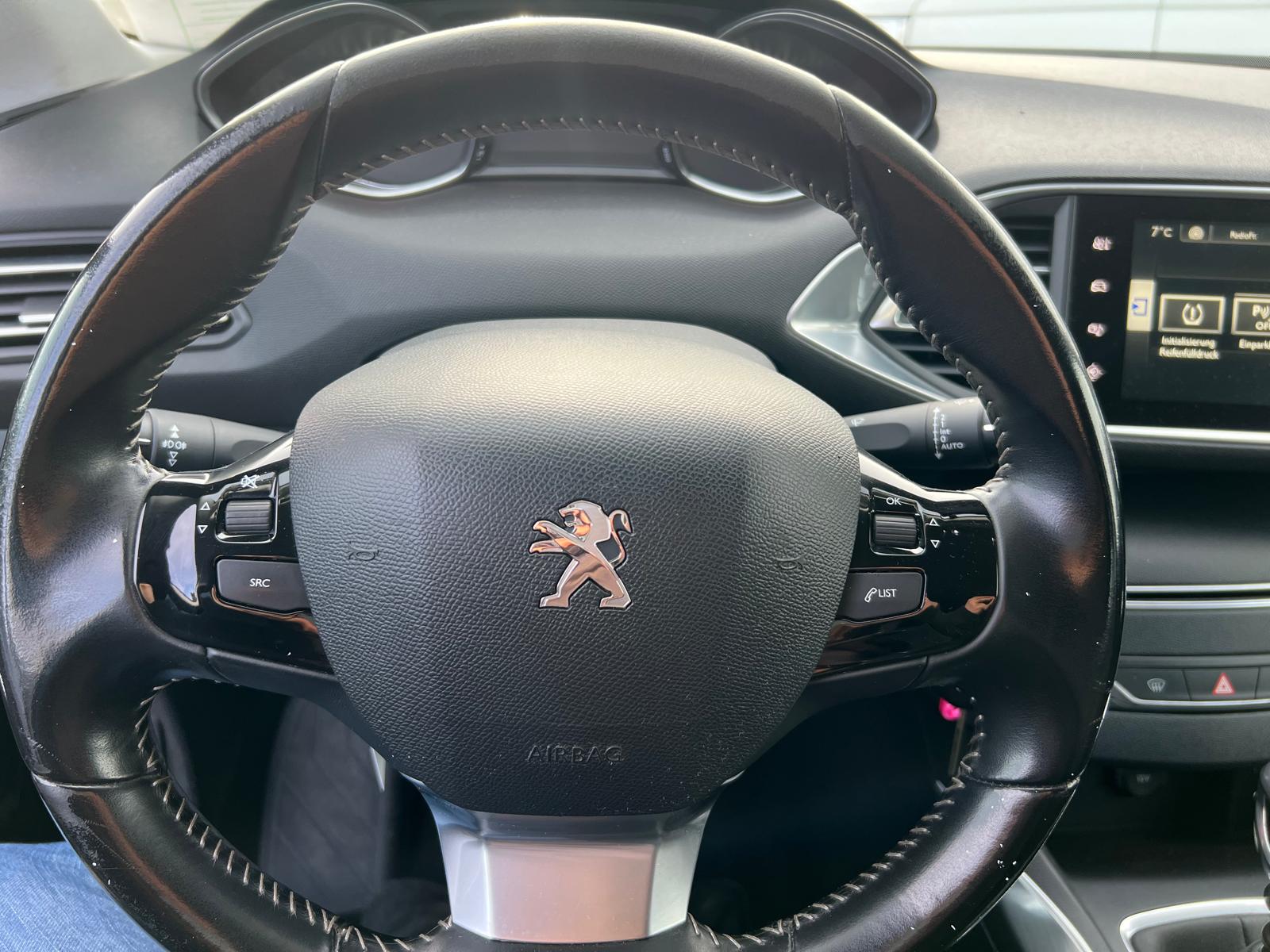 PEUGEOT 308 1.2 THP Allure-image-6