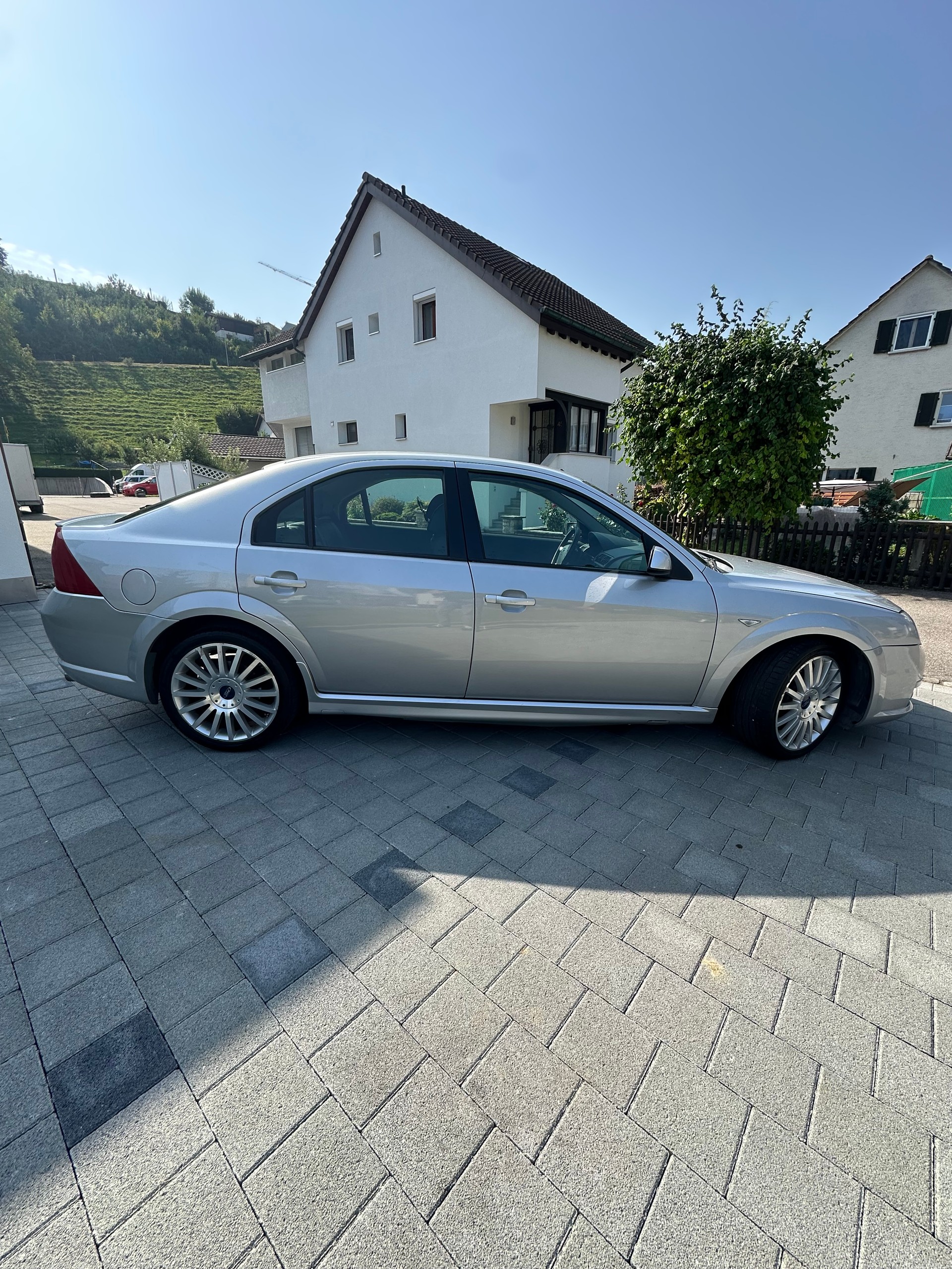 FORD Mondeo 3.0i V6 ST220-image-3