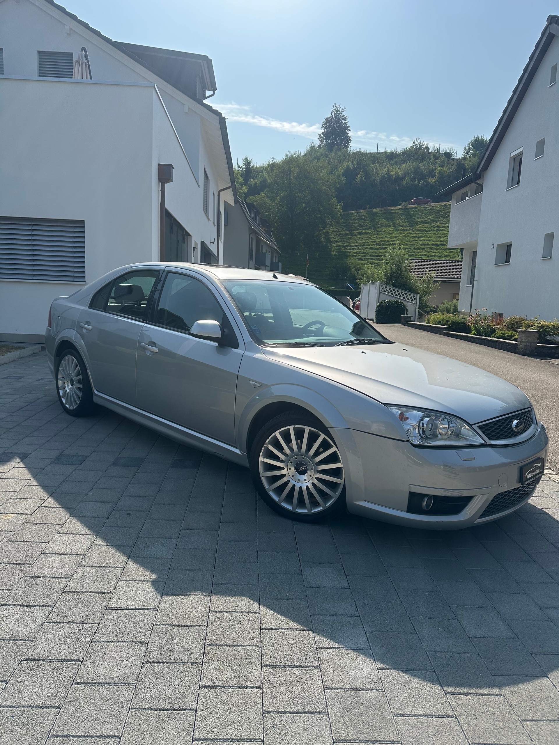 FORD Mondeo 3.0i V6 ST220-image-2