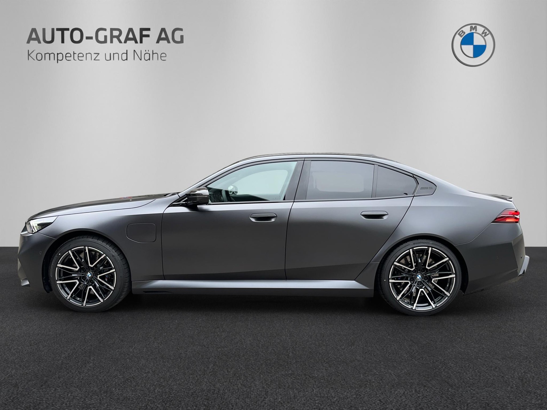 BMW M5 xDrive-image-1