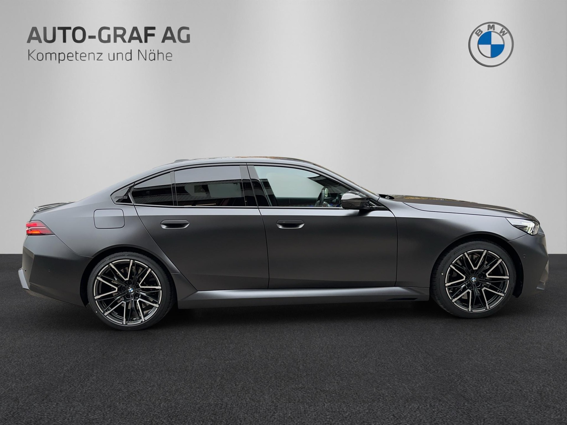 BMW M5 xDrive-image-5