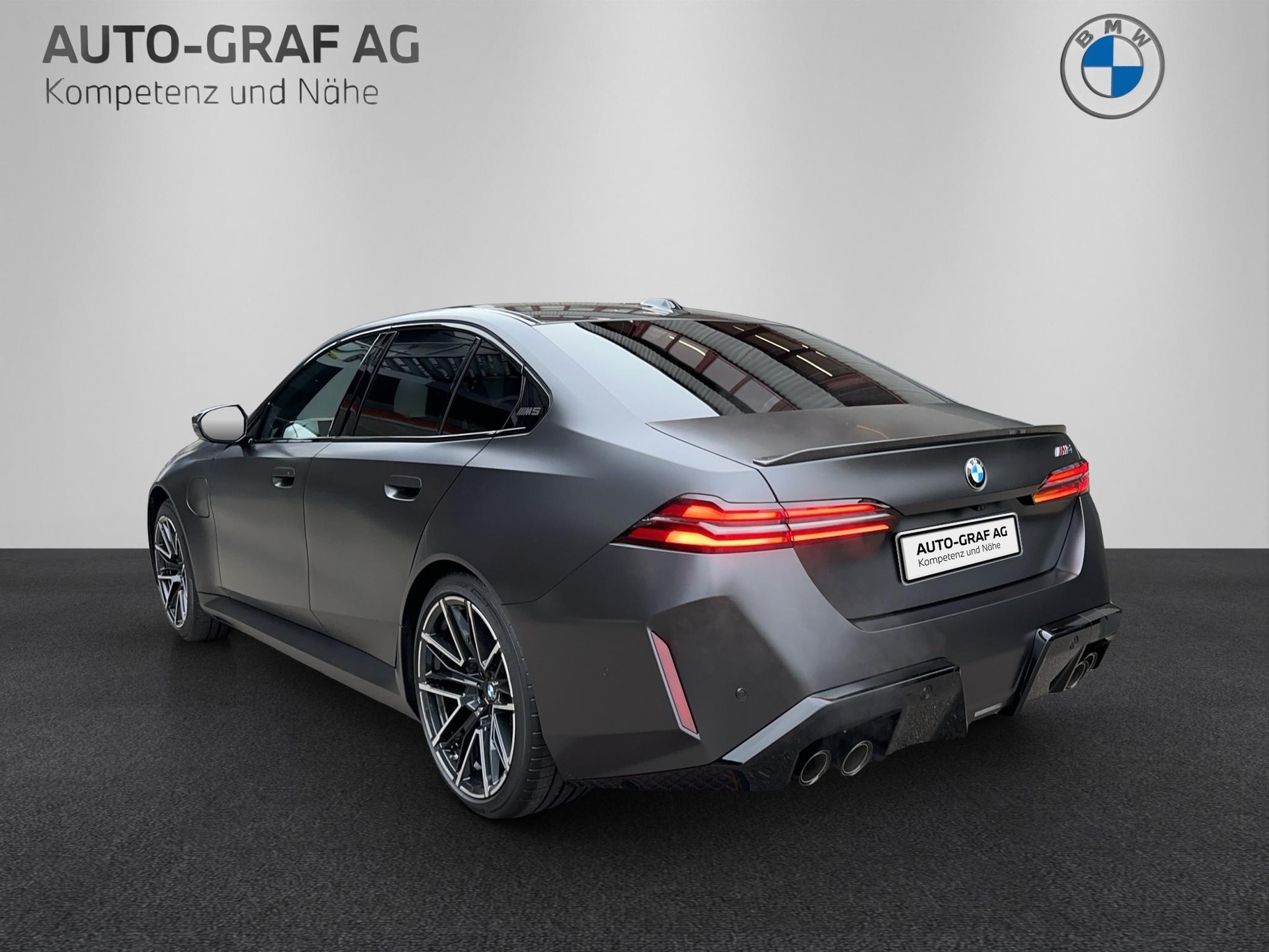 BMW M5 xDrive-image-2