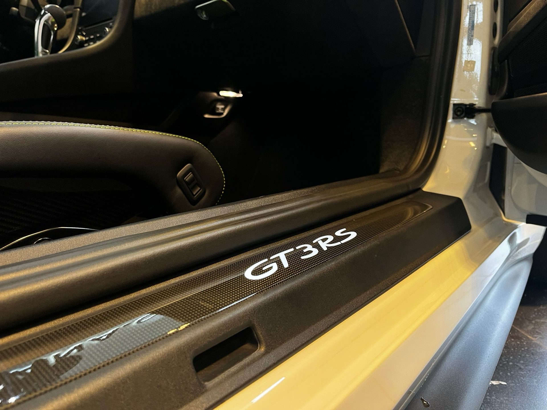 PORSCHE 911 GT3 RS PDK Weissach-image-19