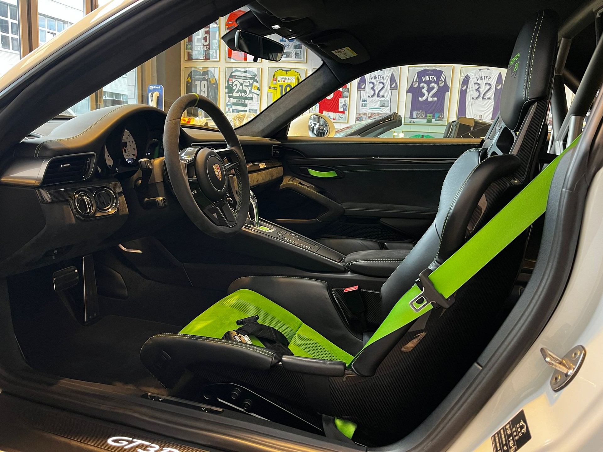 PORSCHE 911 GT3 RS PDK Weissach-image-11