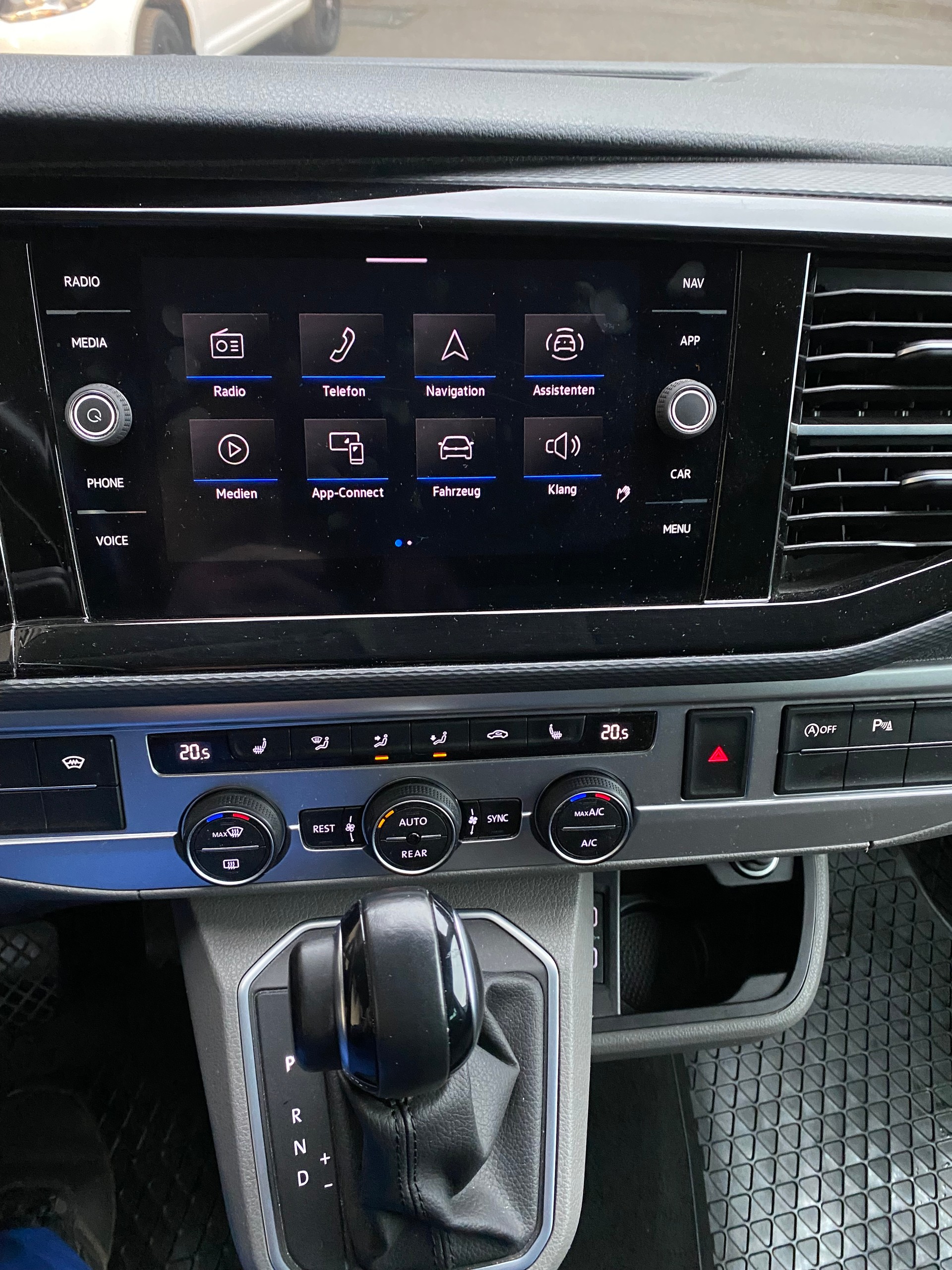 VW T6.1 Caravelle 2.0 TDI Comfortline 4Motion DSG LWB-image-3