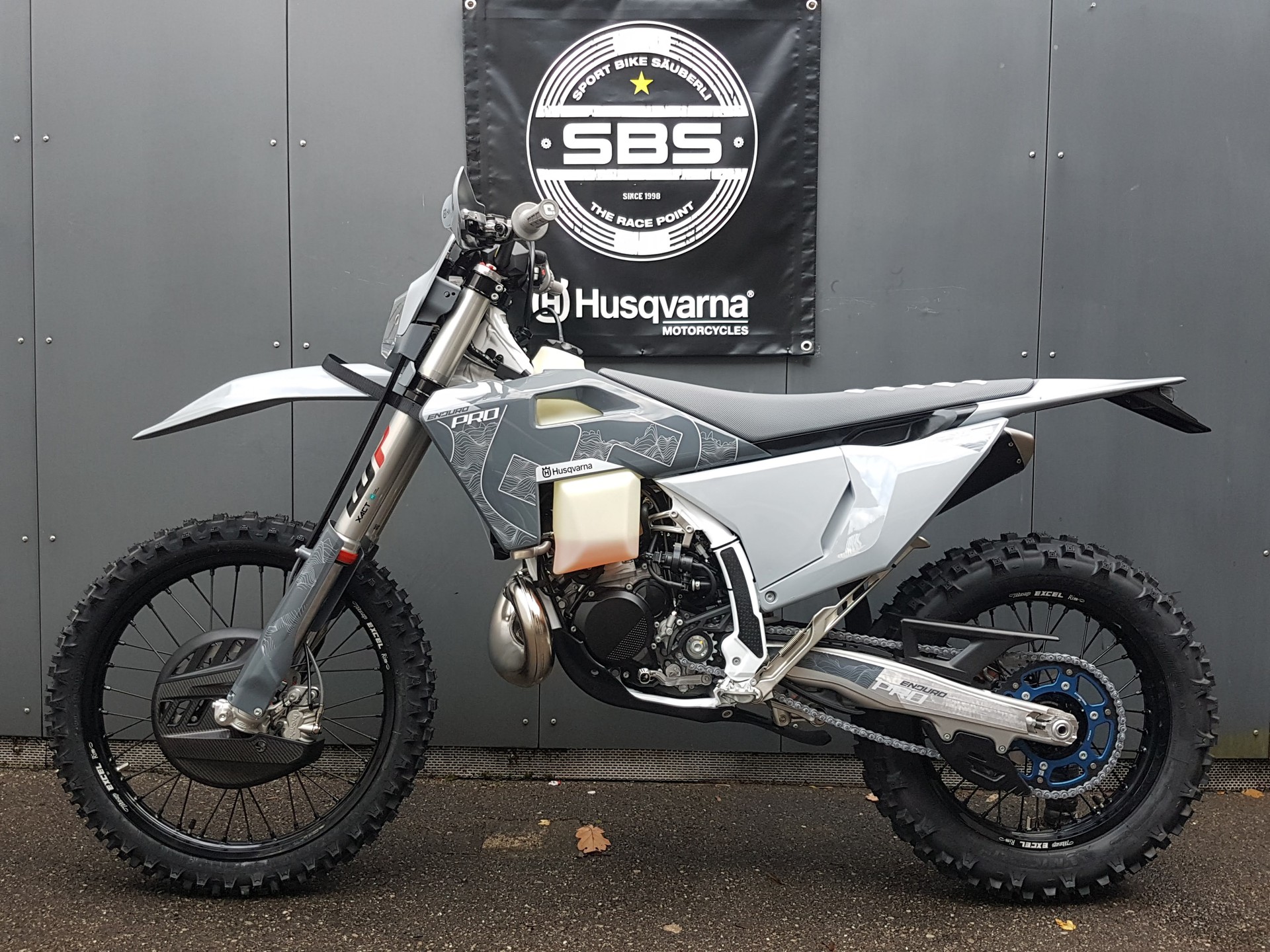 HUSQVARNA 300 i TE 2T-showroom-element-1