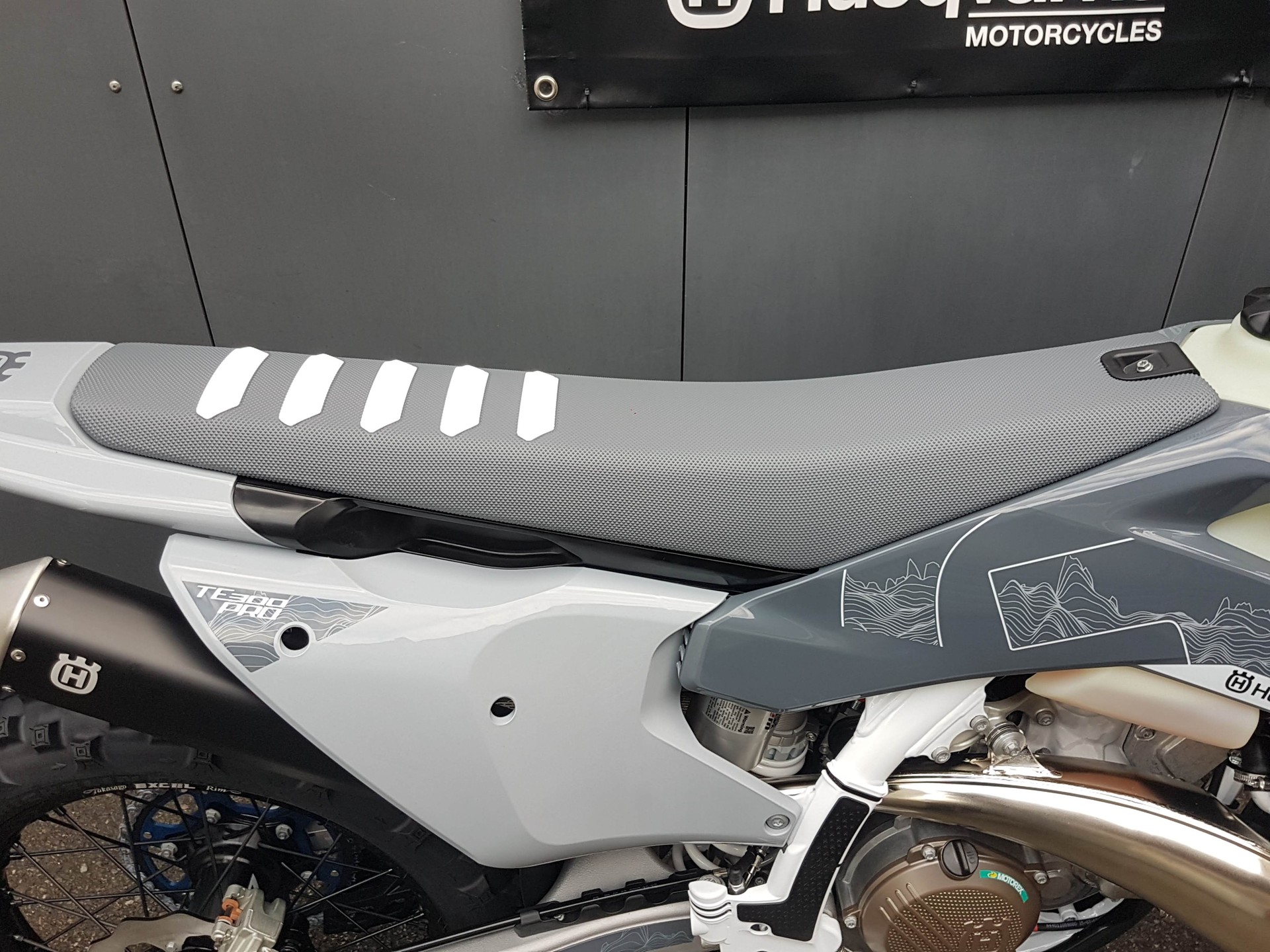 HUSQVARNA 300 i TE 2T-showroom-element-3