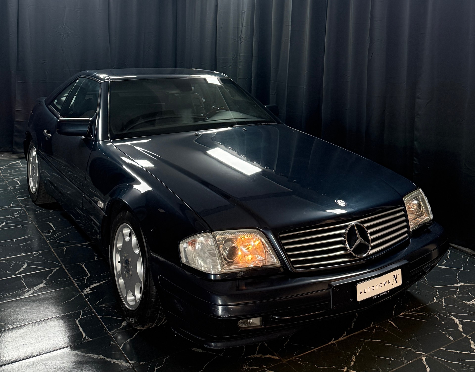 MERCEDES-BENZ SL 320-showroom-element-1