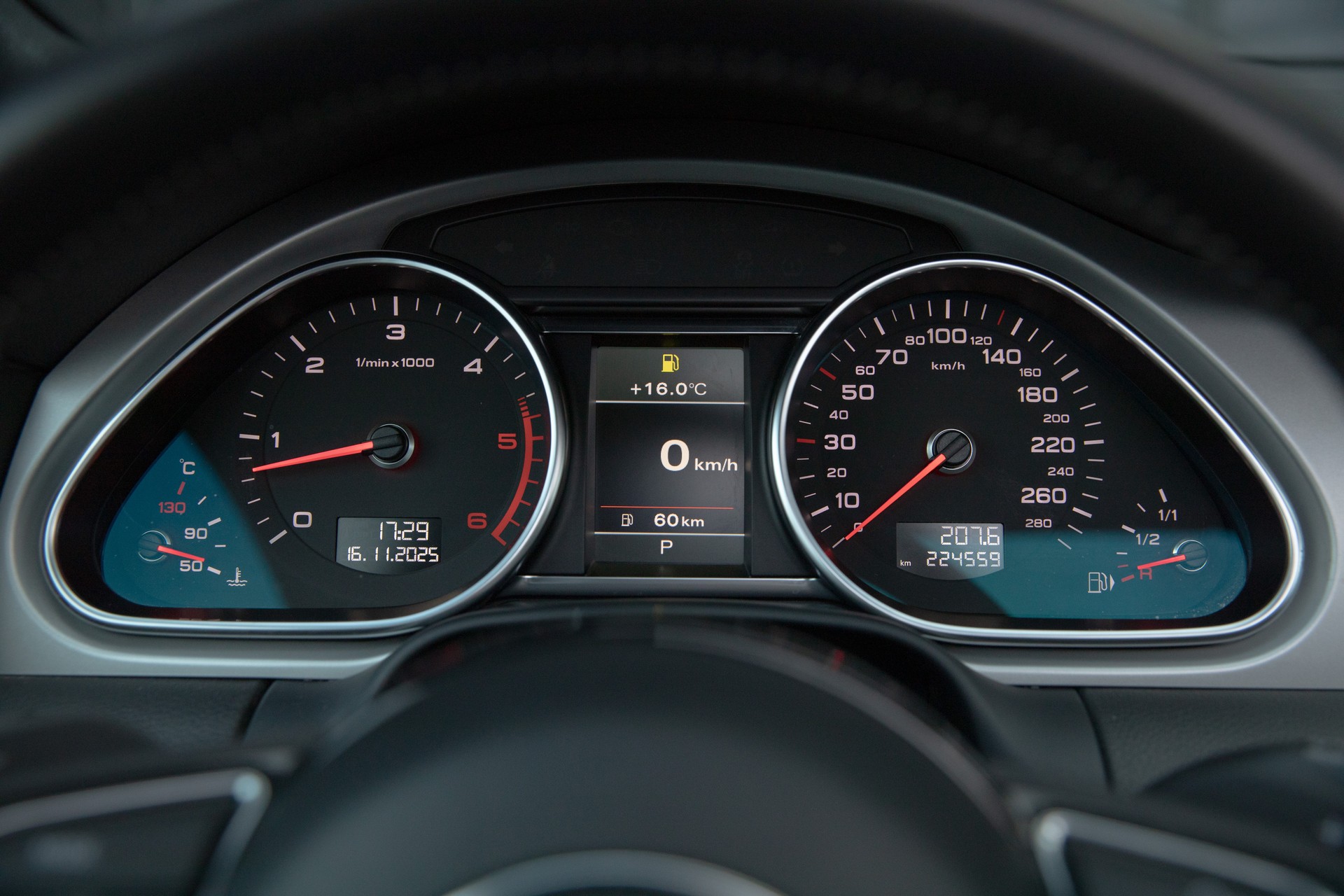 AUDI Q7 4.2 TDI quattro tiptronic-image-9