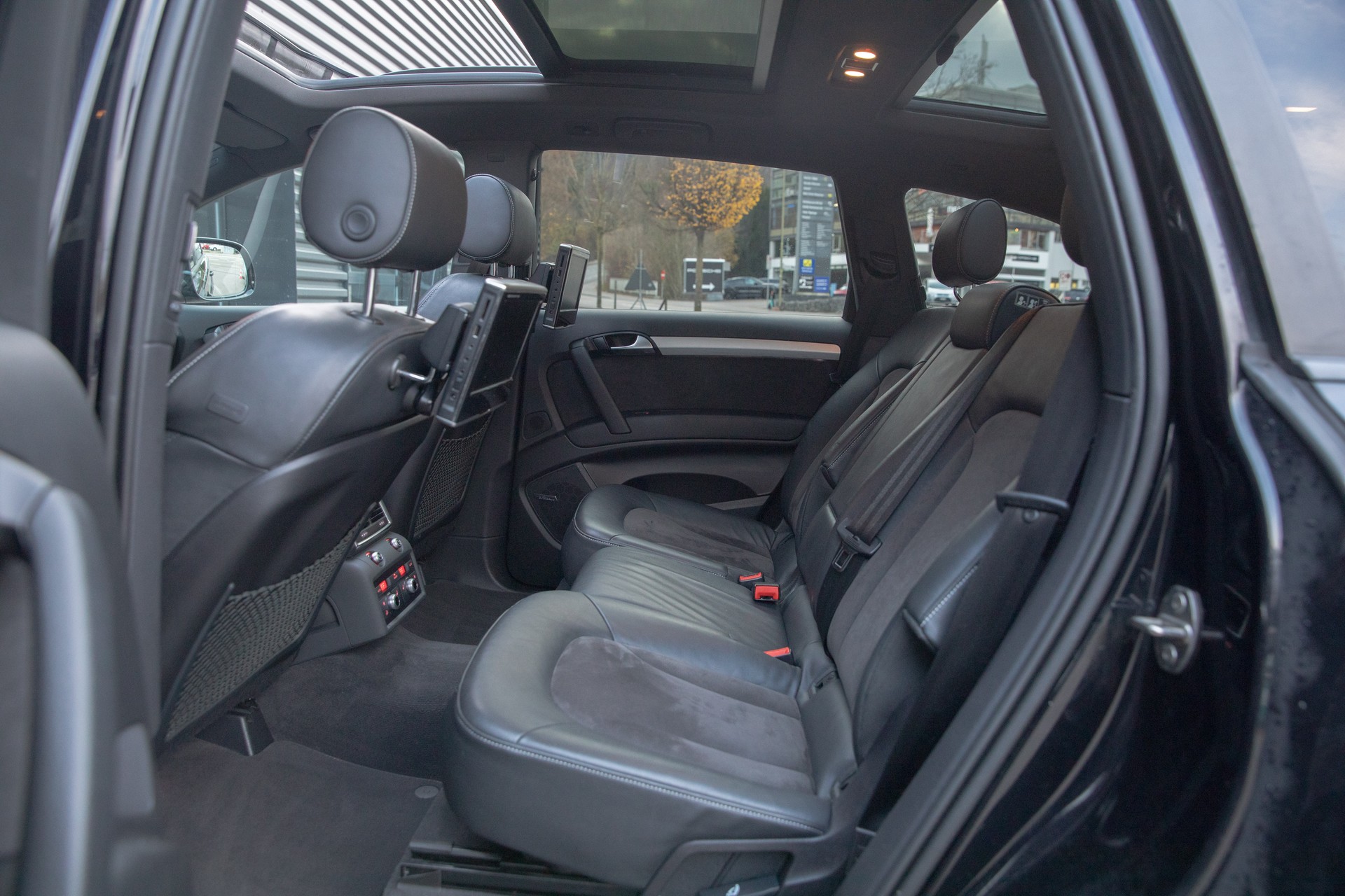 AUDI Q7 4.2 TDI quattro tiptronic-image-10