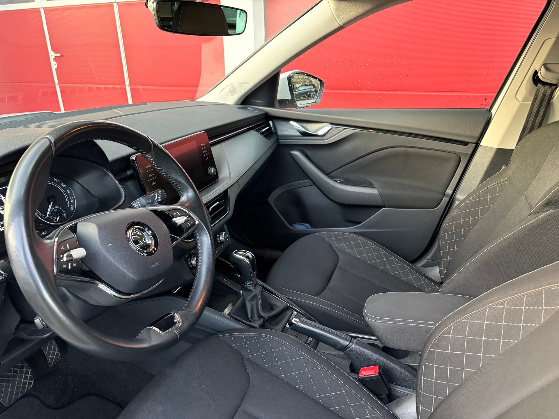 SKODA Kamiq 1.0 TSI Ambition DSG-image-5