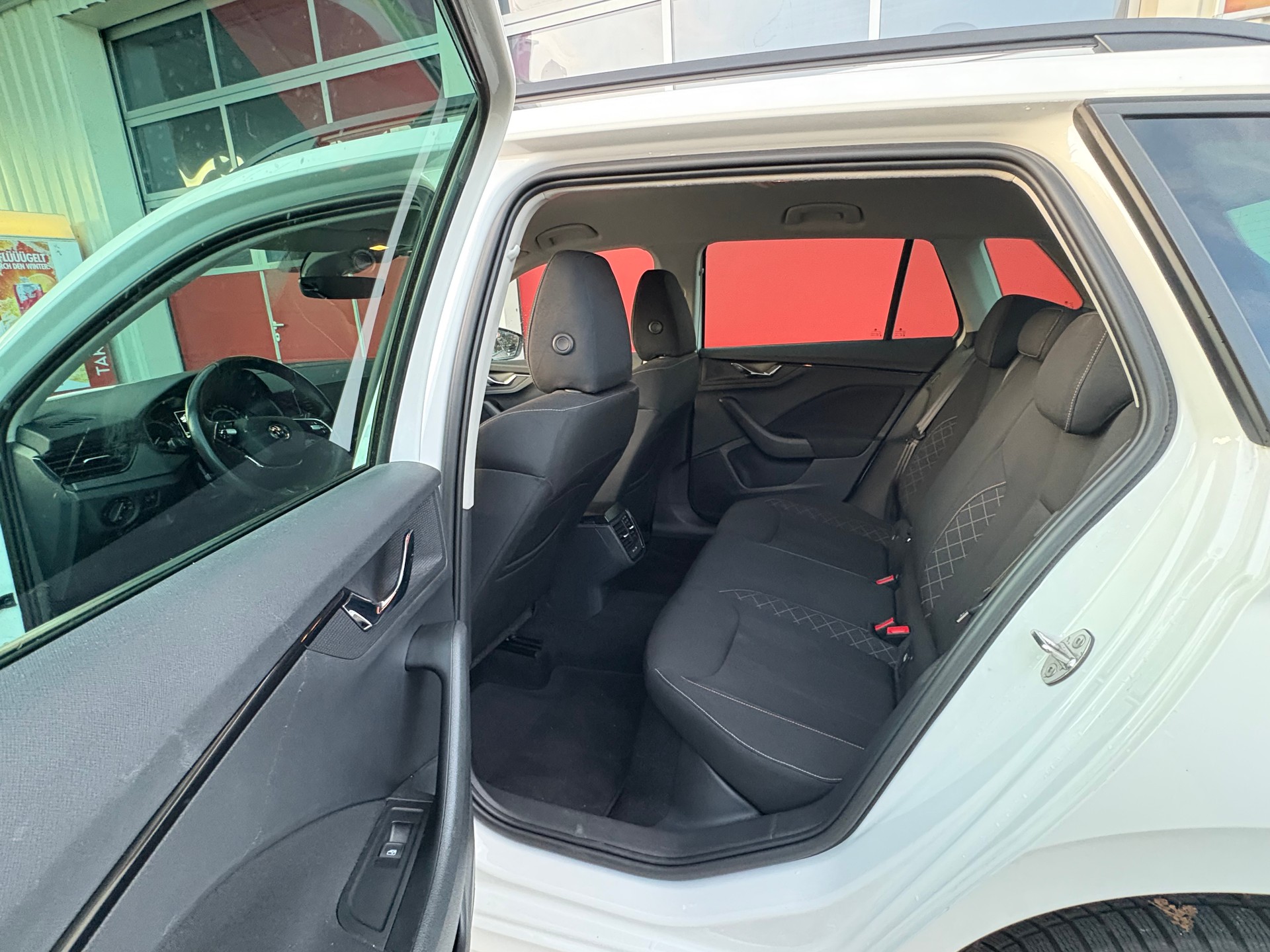 SKODA Kamiq 1.0 TSI Ambition DSG-image-6