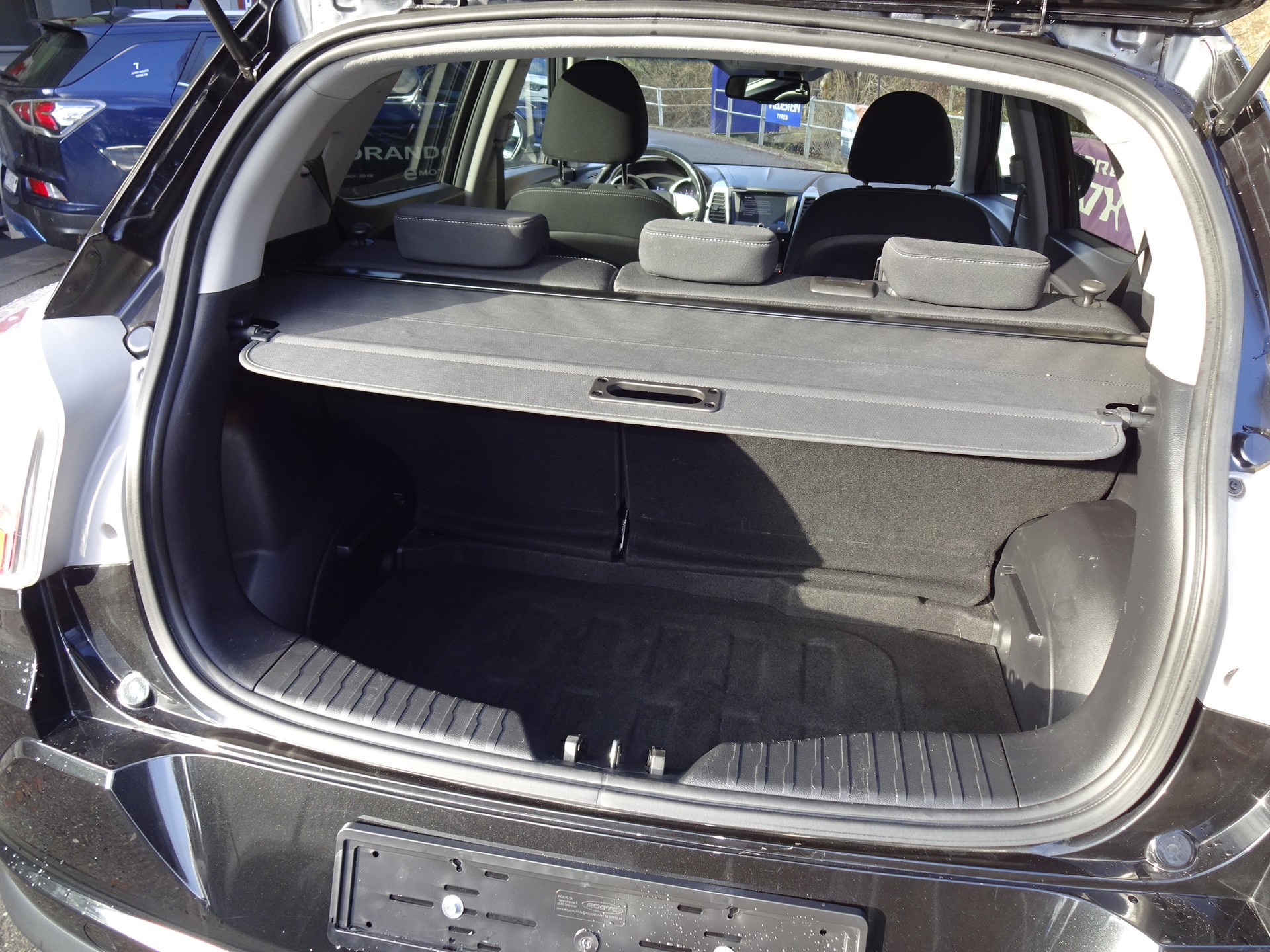 KGM-SsangYong Tivoli 1.6 e-XGi Quartz 2WD-image-8