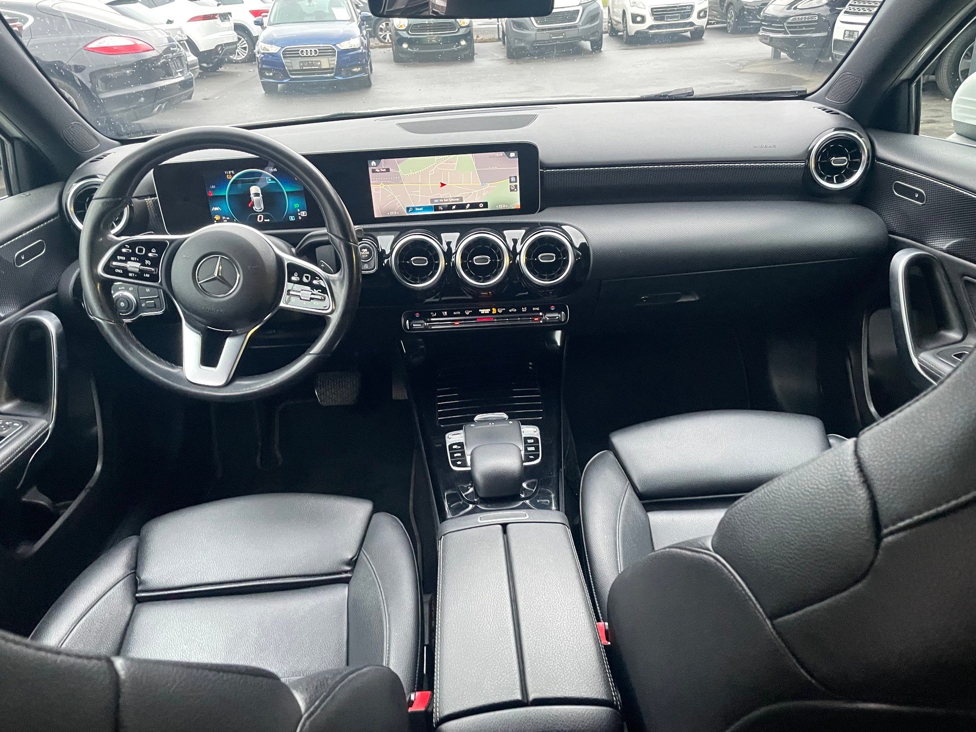 MERCEDES-BENZ A 180 d Style 7G-DCT-image-5