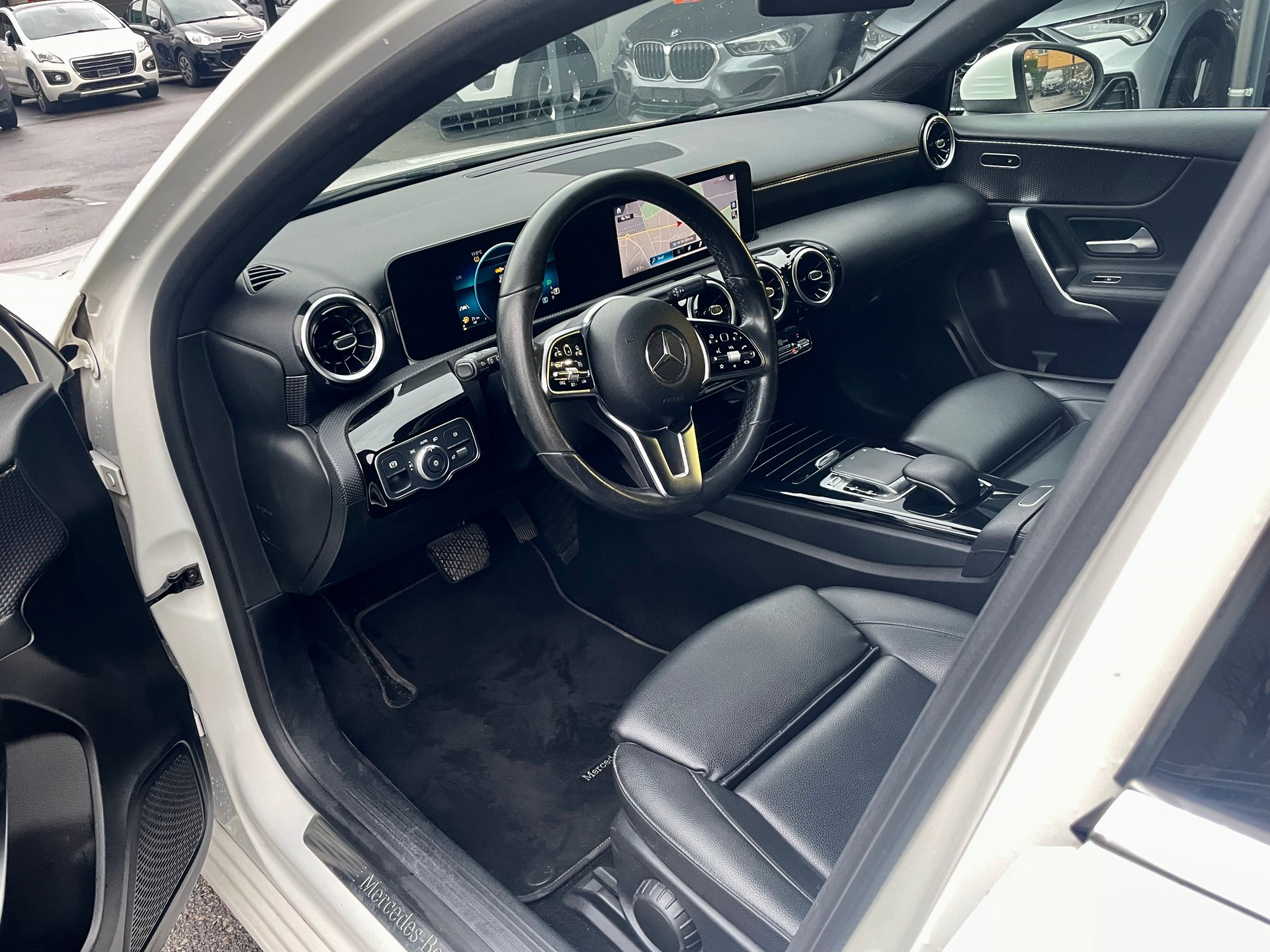 MERCEDES-BENZ A 180 d Style 7G-DCT-image-3