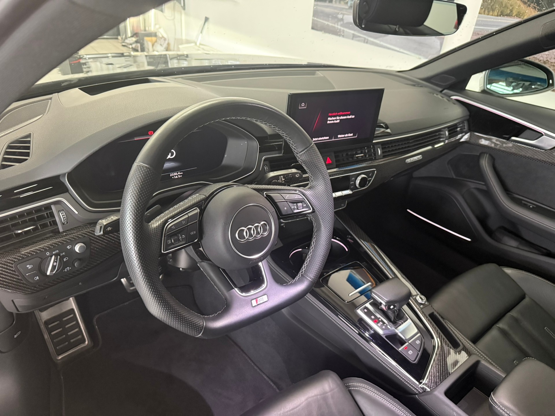 AUDI A4 Avant 40 TDI S line Attraction quattro S-tronic, 8-fach bereift-image-12