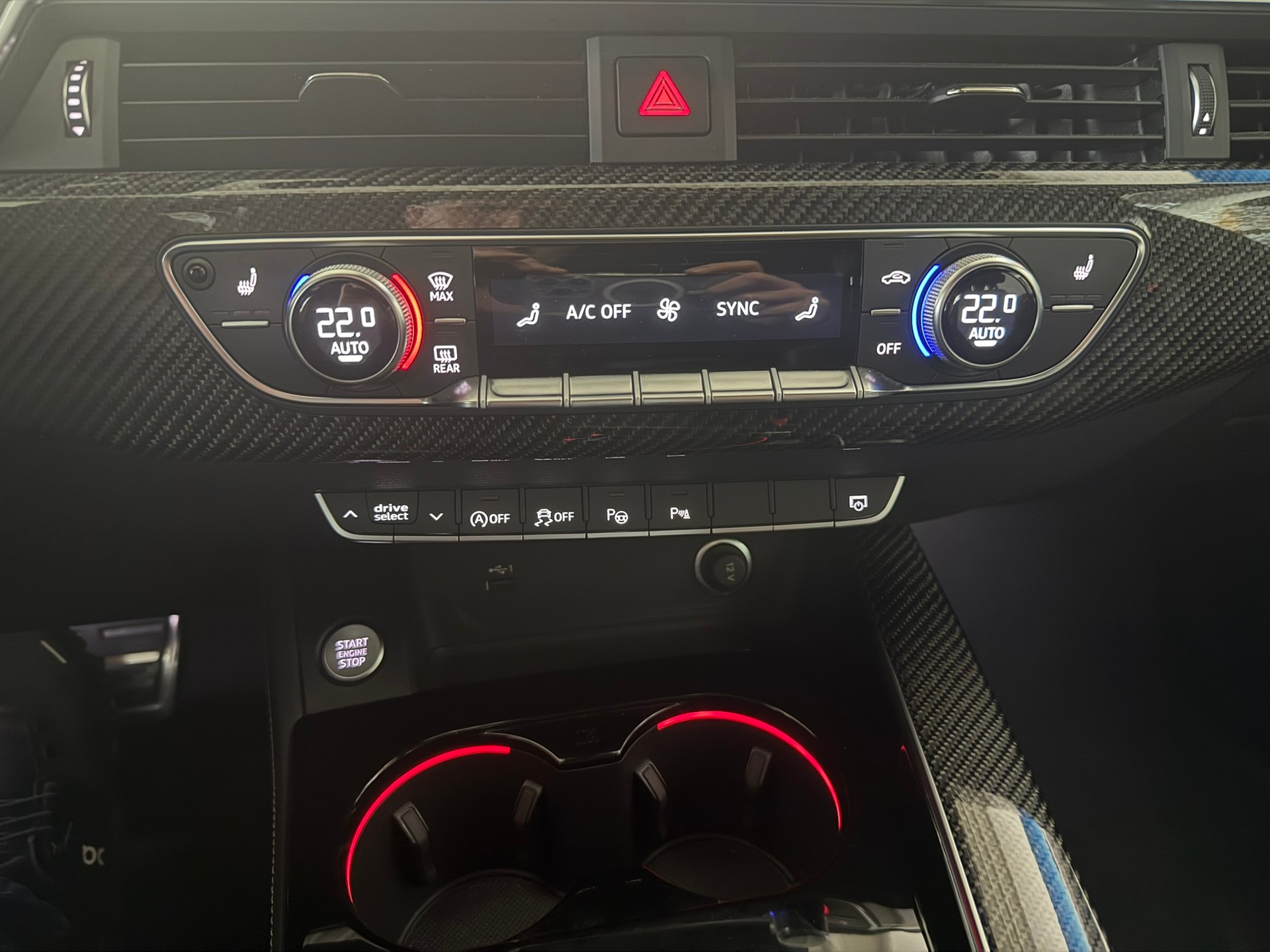 AUDI A4 Avant 40 TDI S line Attraction quattro S-tronic, 8-fach bereift-image-18