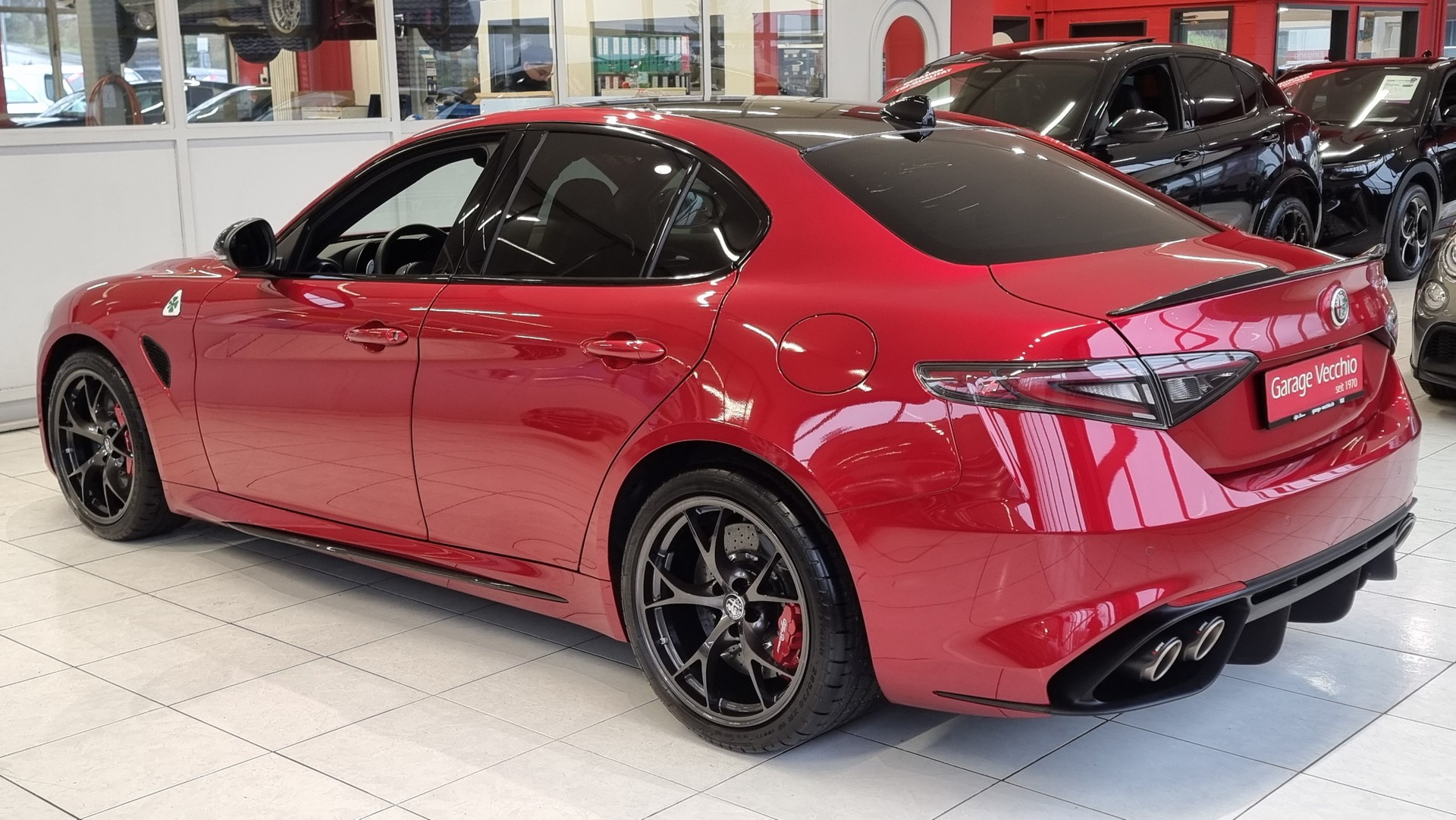 ALFA ROMEO Giulia 2.9 V6 Biturbo Quadrifoglio Competizione-showroom-element-3