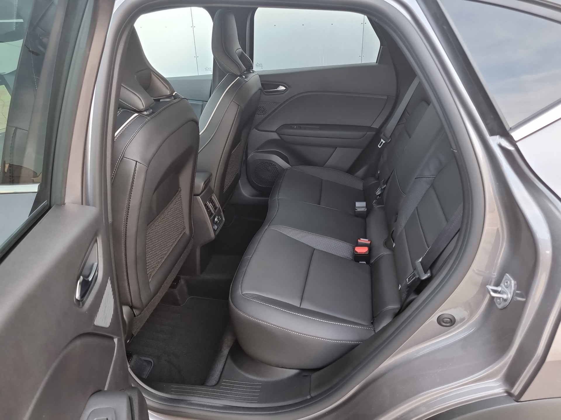 MITSUBISHI ASX 1.6 HEV Instyle-image-13